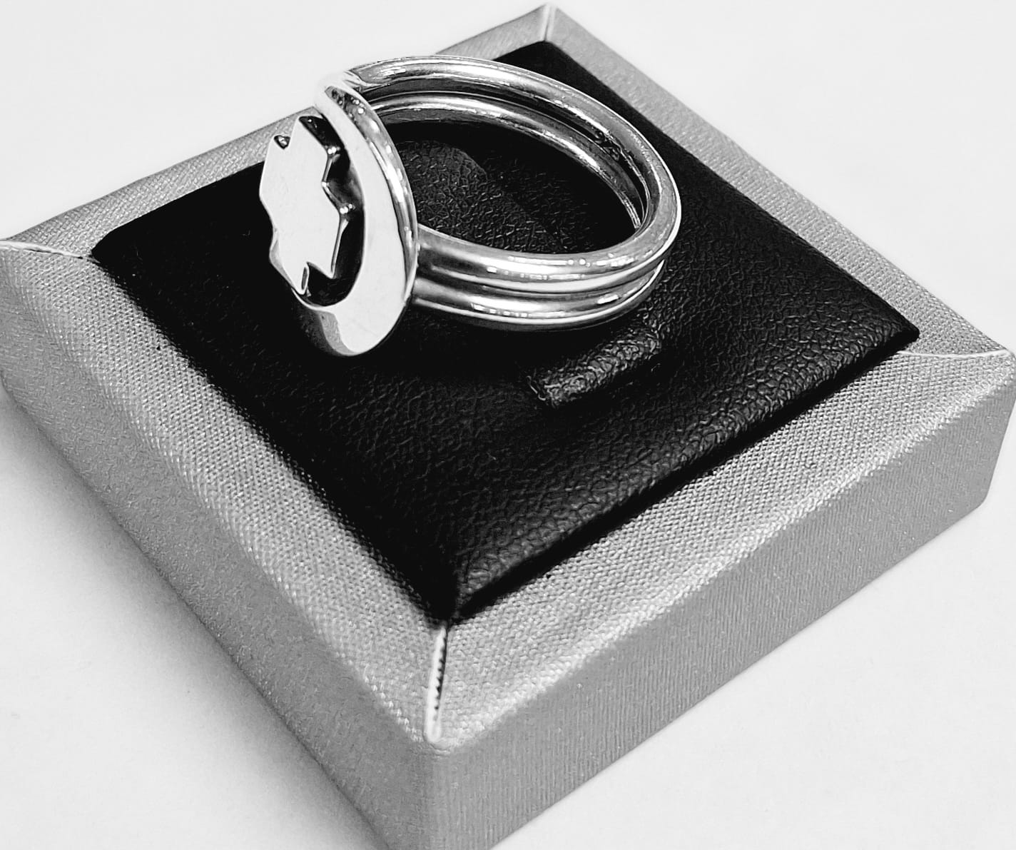 ANILLO CRUZ EN PLATA LEY 925