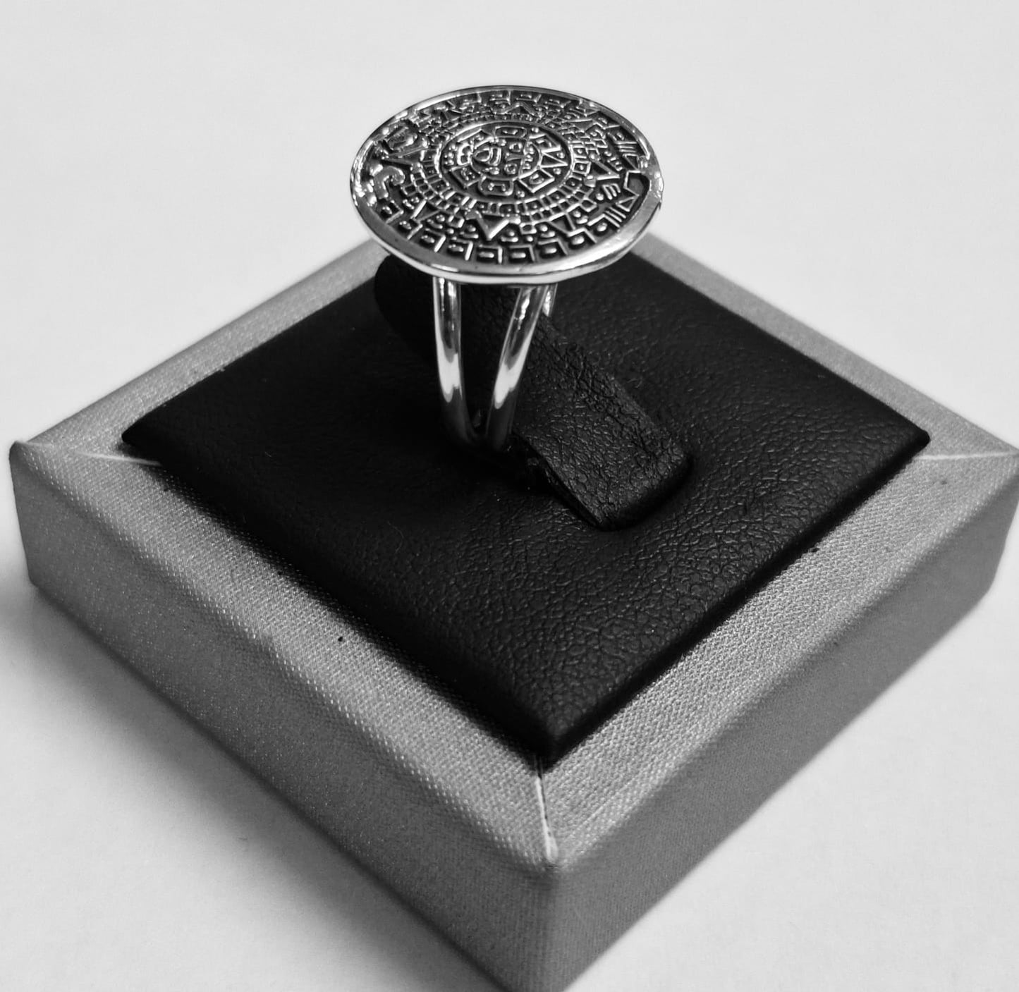 ANILLO CALENDARIO AZTECA EN PLATA LEY 925