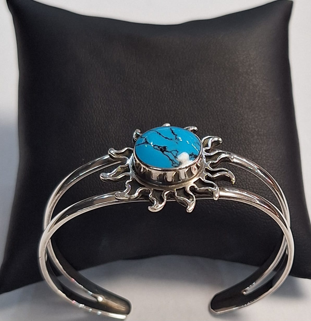 BRAZALETE CON TURQUESA EN PLATA LEY 925