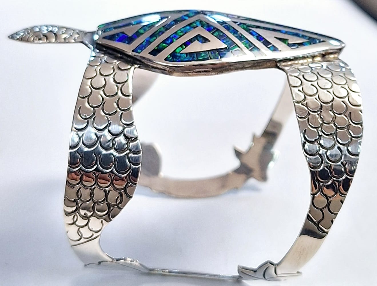 BRAZALETE CON OPALO EN PLATA LEY 925