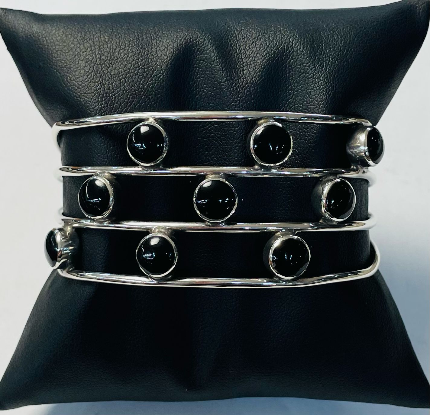 BRAZALATE CON OBSIDIANA EN PLATA LEY 925