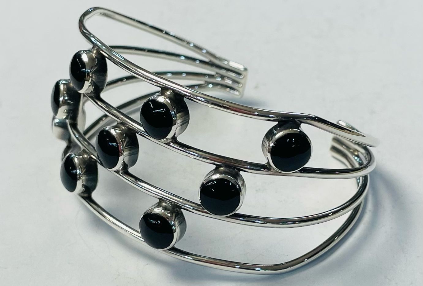 BRAZALATE CON OBSIDIANA EN PLATA LEY 925