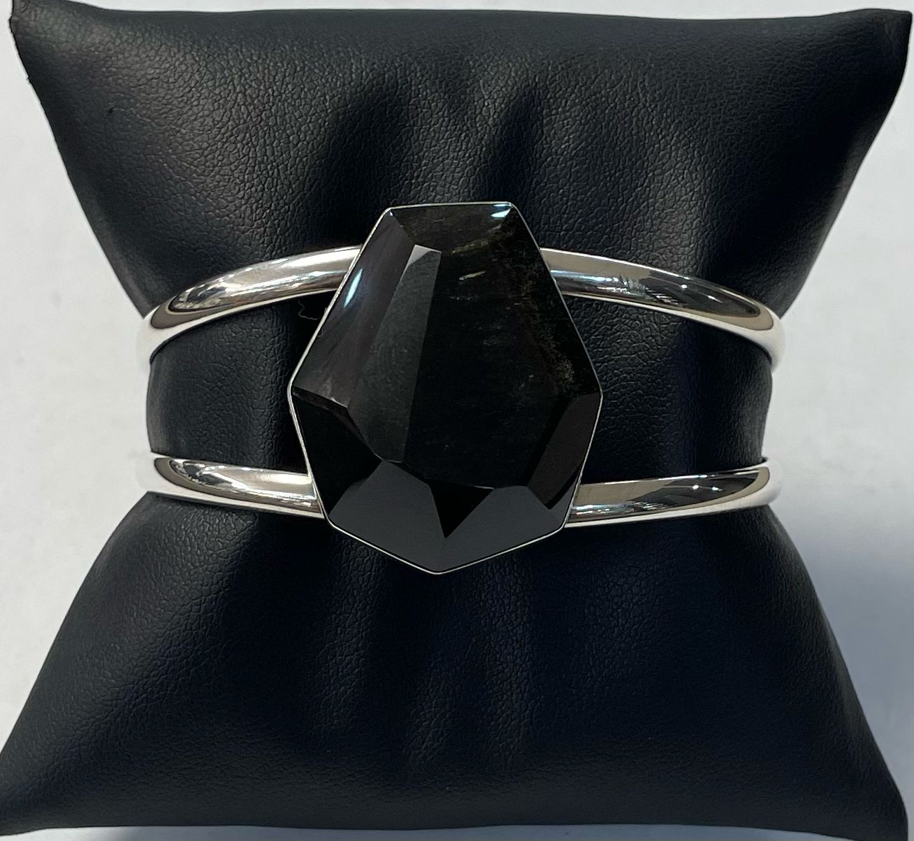BRAZALETE CON OBXIDIANA EN PLATA LEY 950