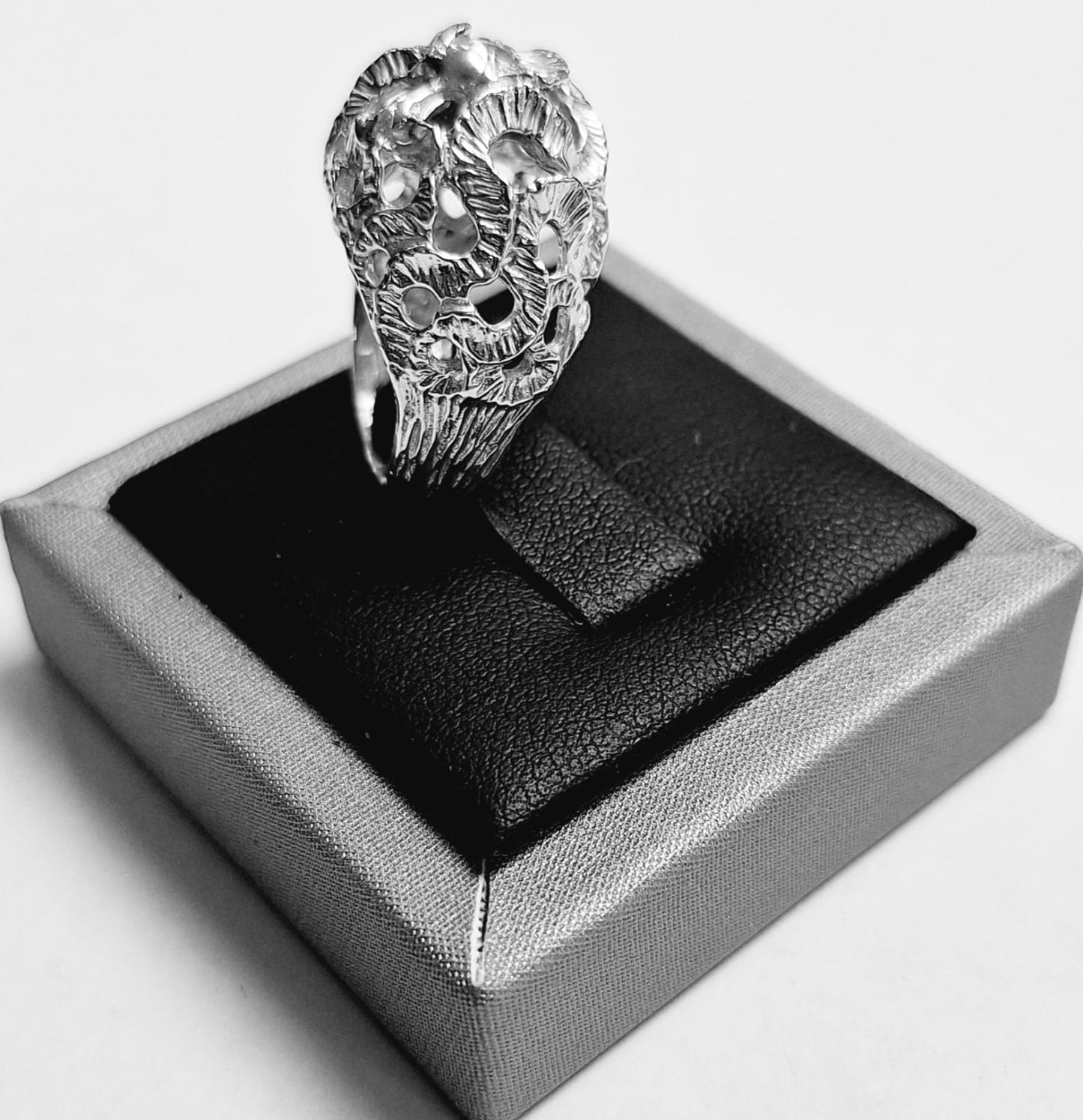 ANILLO DIAMANTADA EN PLATA LEY 925