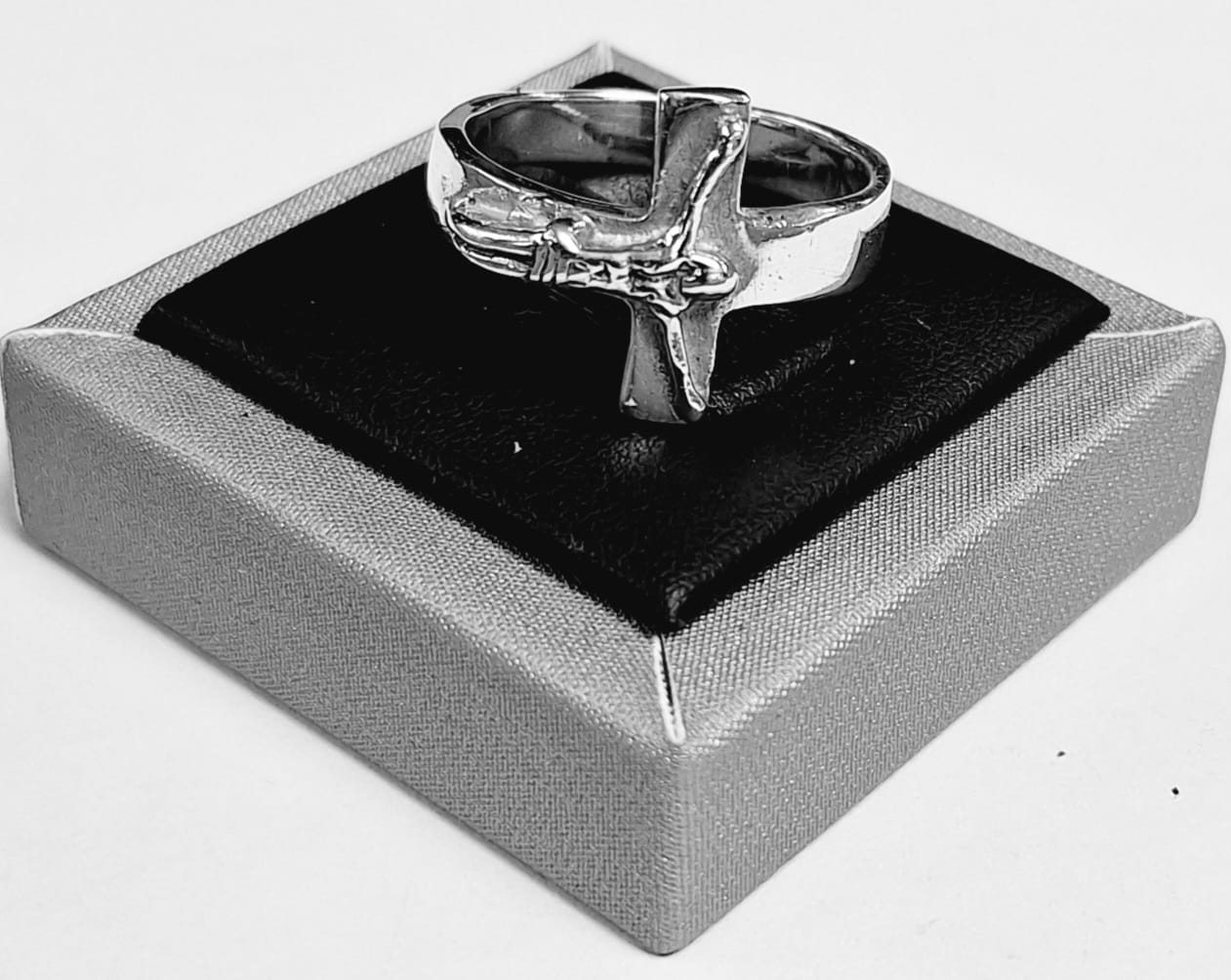 ANILLO CRUZ EN PLATA LEY 925