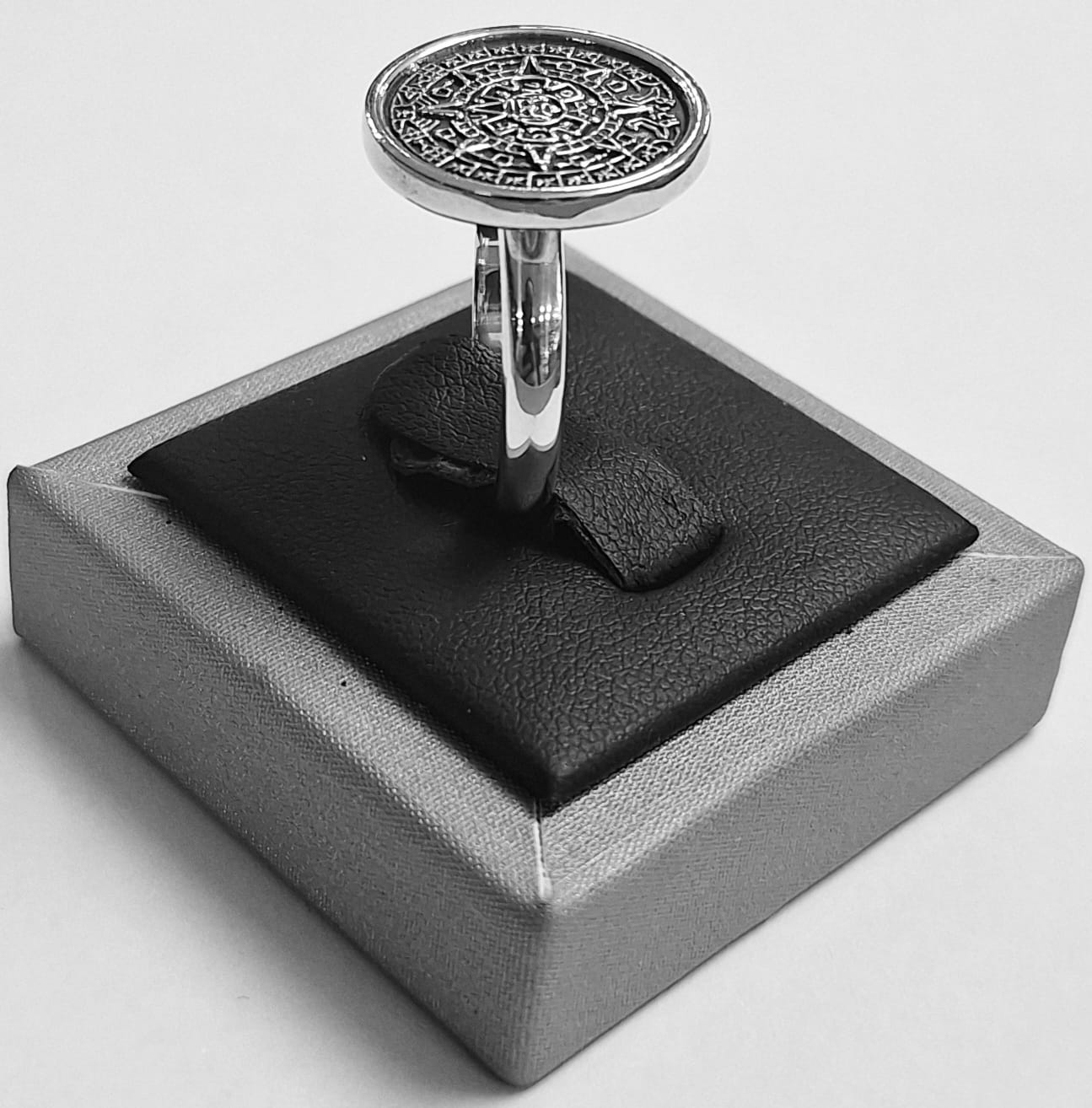 ANILLO CALENDARIO AZTECA EN PLATA LEY 950