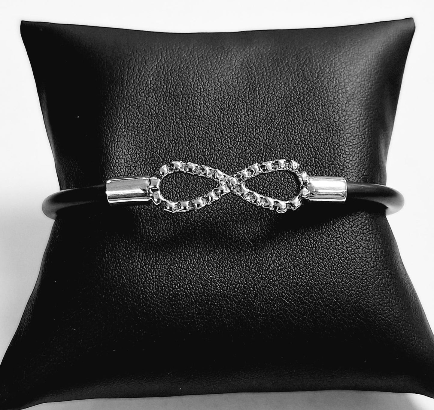 BRAZALETE EN PLATA LEY 925 CON CAUCHO