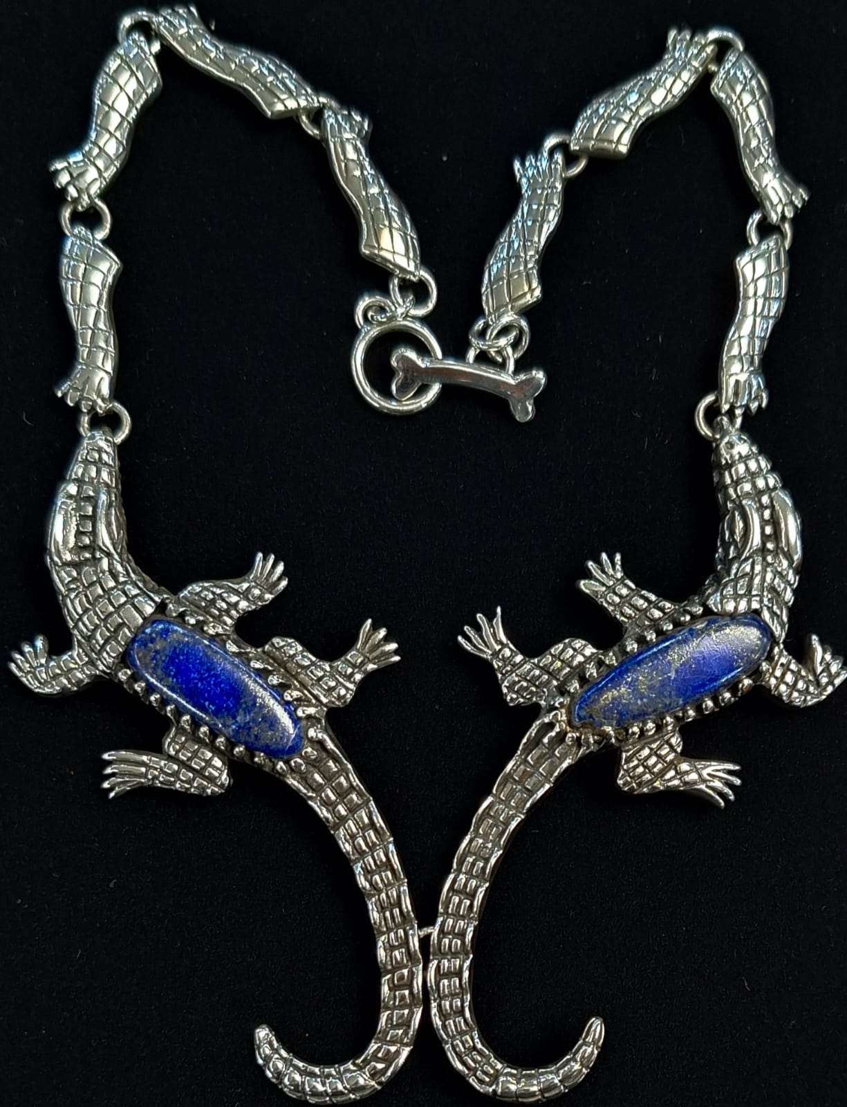 COLLAR COCODRILO CON INCRUSTACION DE LAPISLAZULI EN PLATA LEY 925