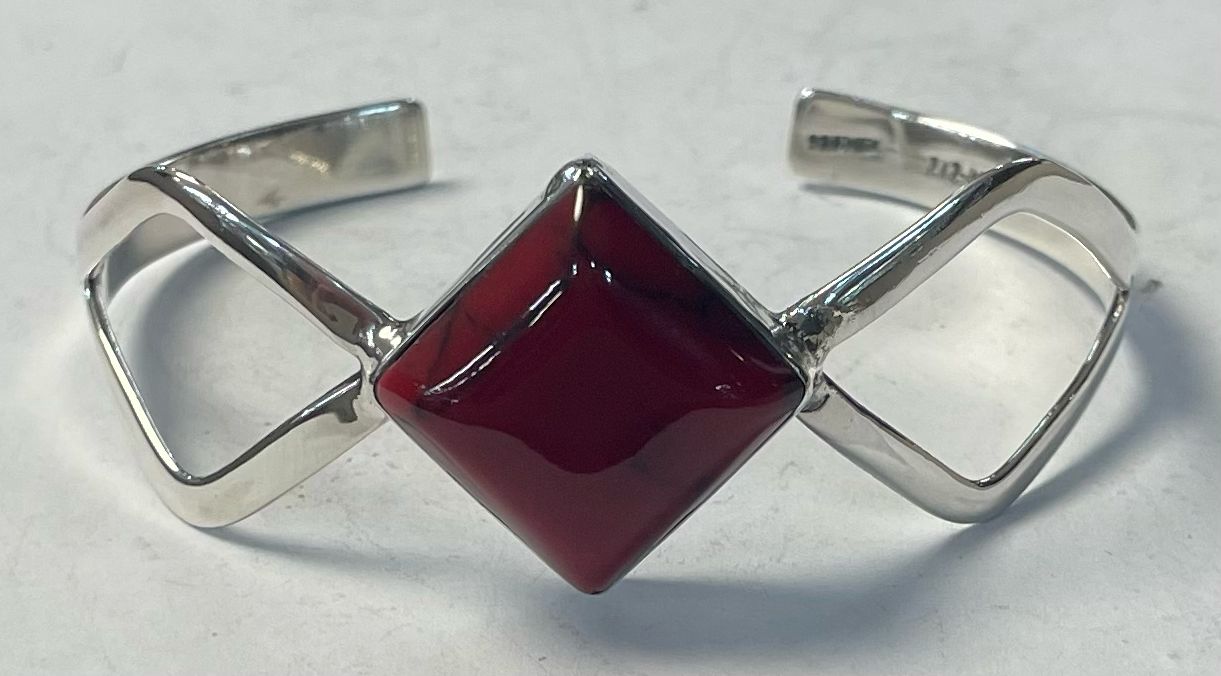 BRAZALETE CON CORAL EN PLATA LEY 925