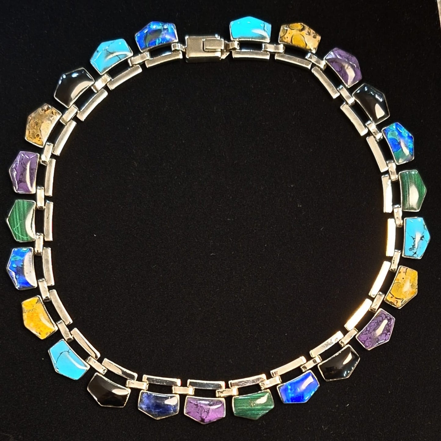 COLLAR CON INCRUSTACIONES DE DIFERENTES PIEDRAS EN PLATA LEY 950