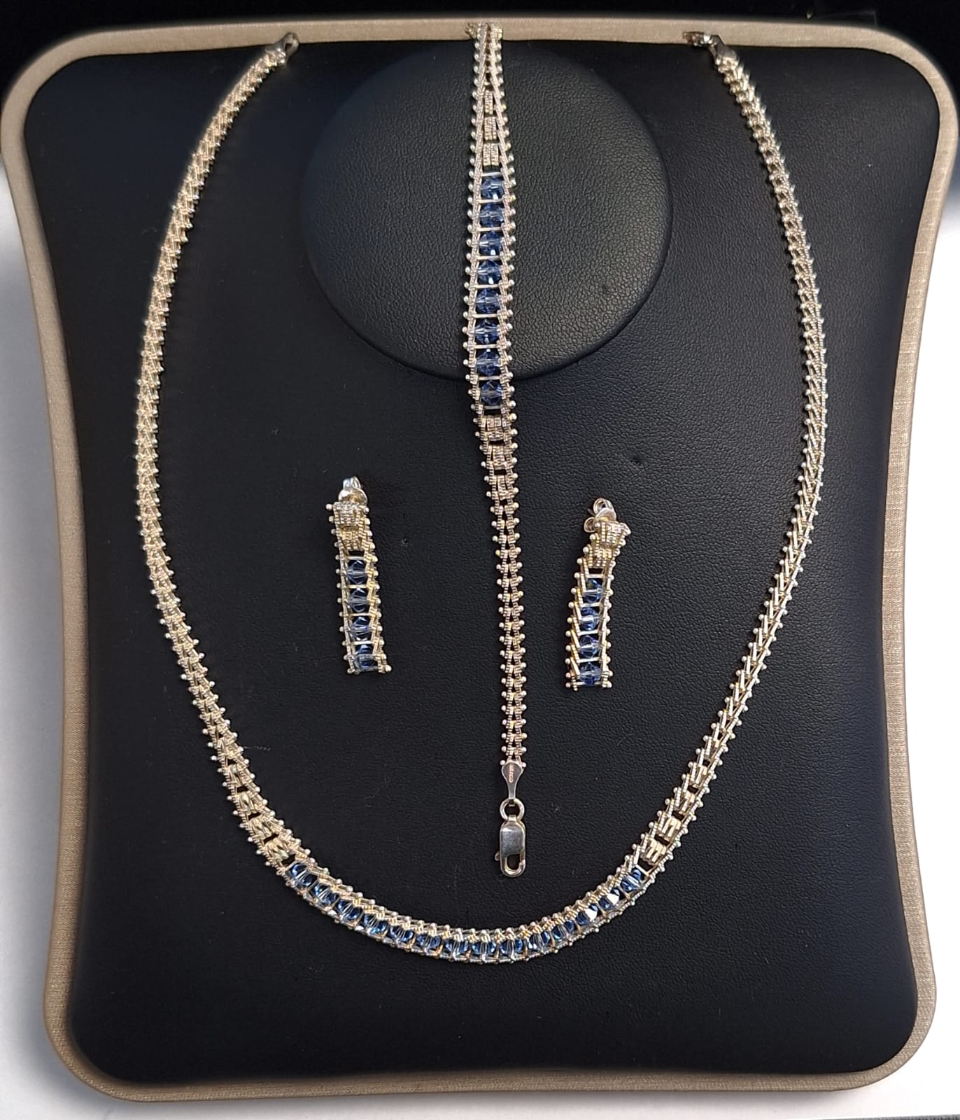 SET DE COLLAR CON INCRUSTACIONES DE TOPACIO AZUL EN PLATA LEY 925