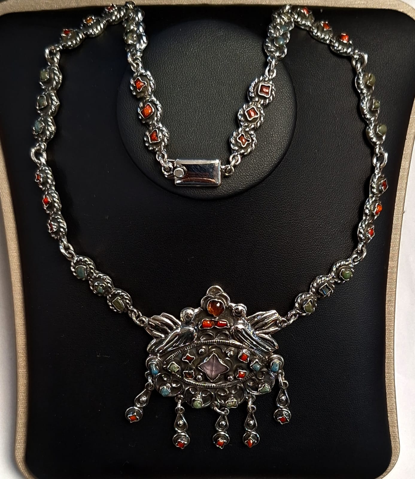COLLAR VINTAGE CON INCRUSTACIONES DE PIEDRA EN PLATA LEY 925