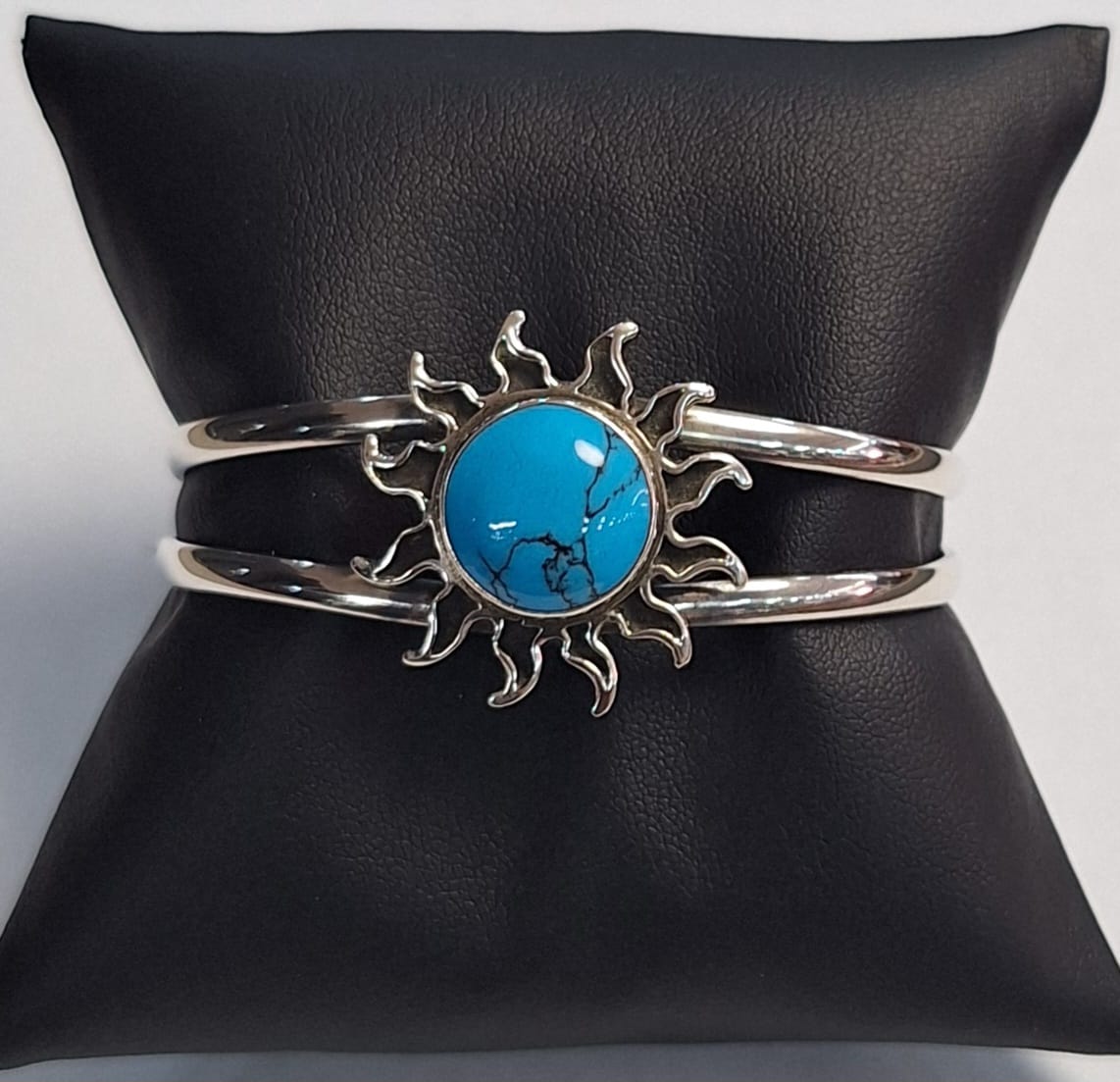BRAZALETE CON TURQUESA EN PLATA LEY 925