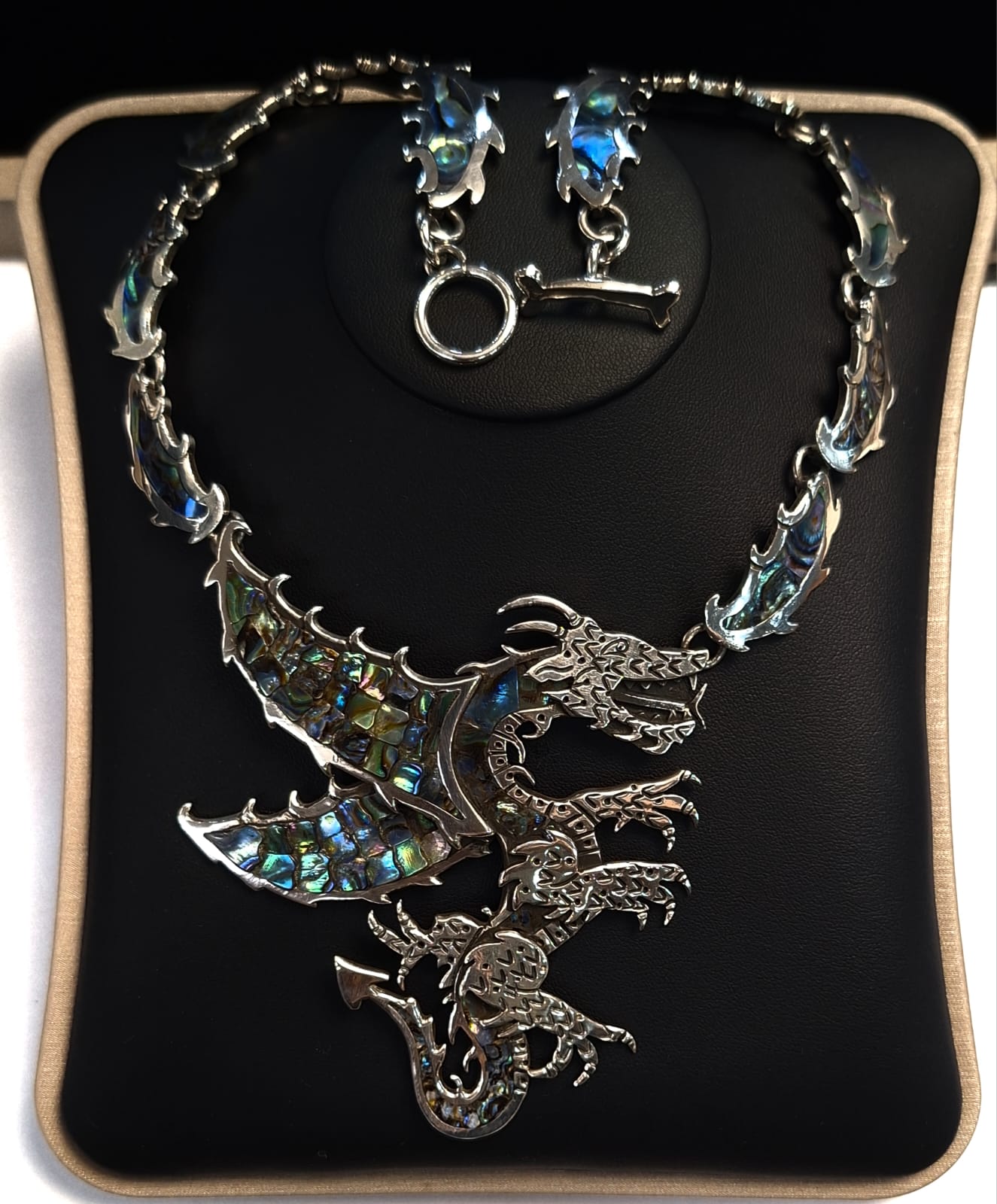 COLLAR CON INCRUSTACIONES DE ABULON EN PLATA LEY 925
