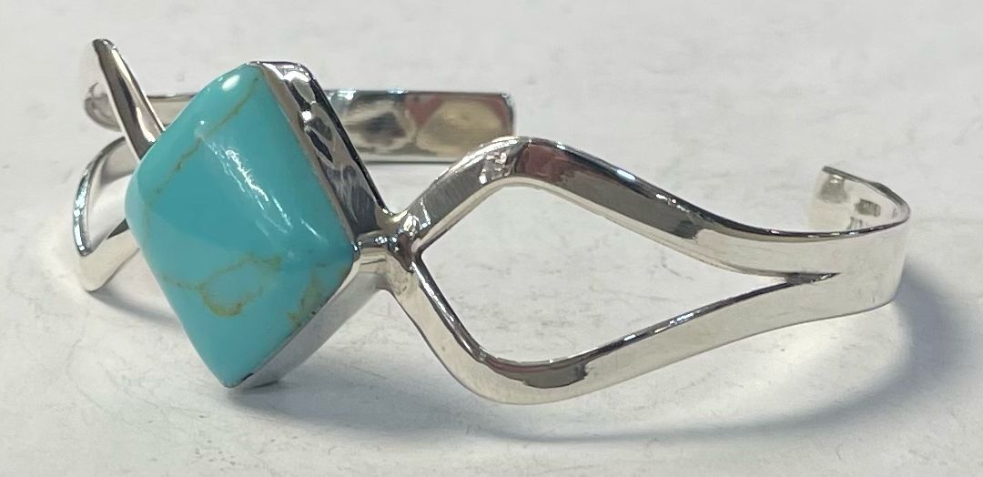 BRAZALETE CON TURQUESA EN PLATA LEY 925