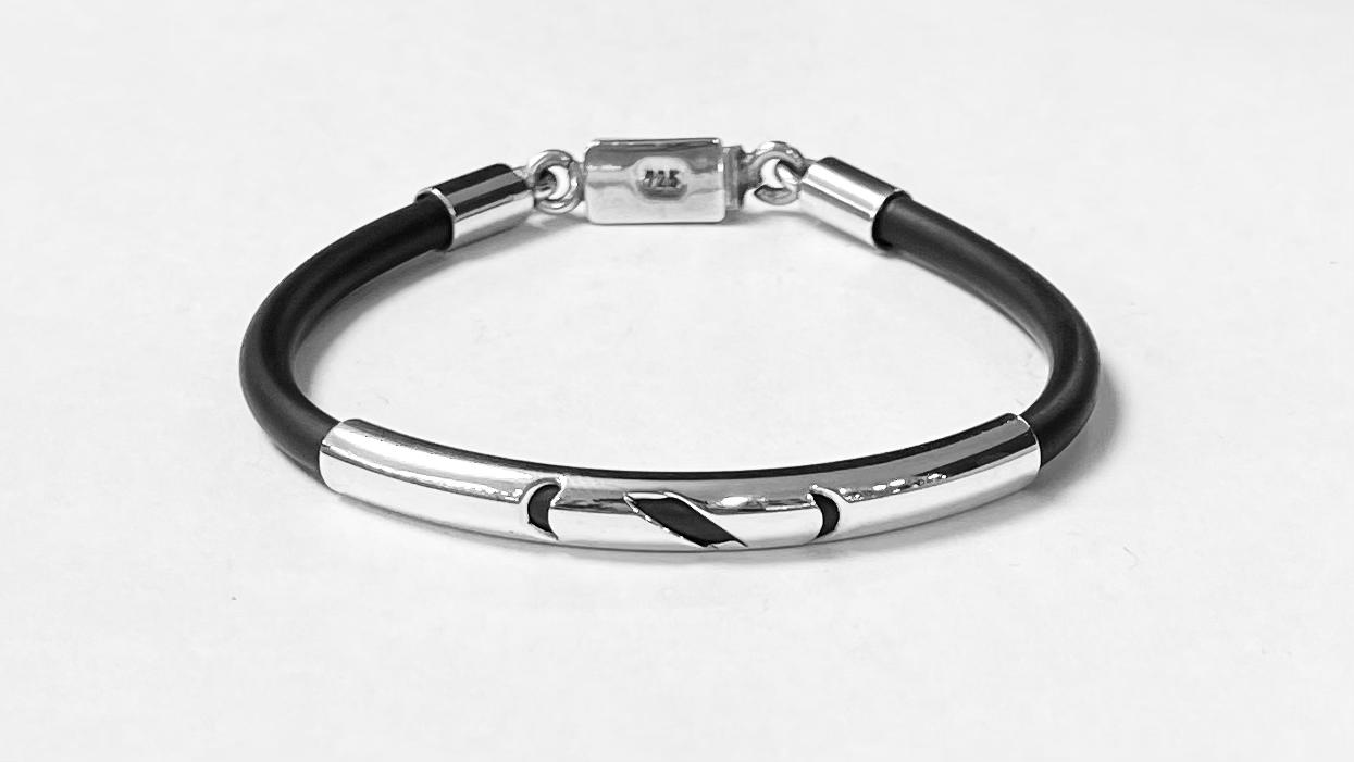 BRAZALETE EN PLATA LEY 925 CON CAUCHO
