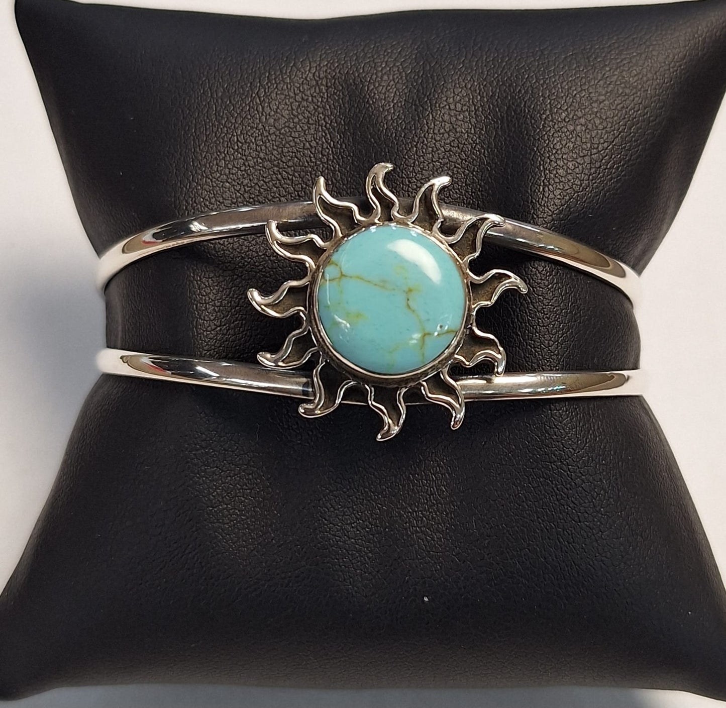 BRAZALETE CON TURQUESA EN PLATA LEY 925