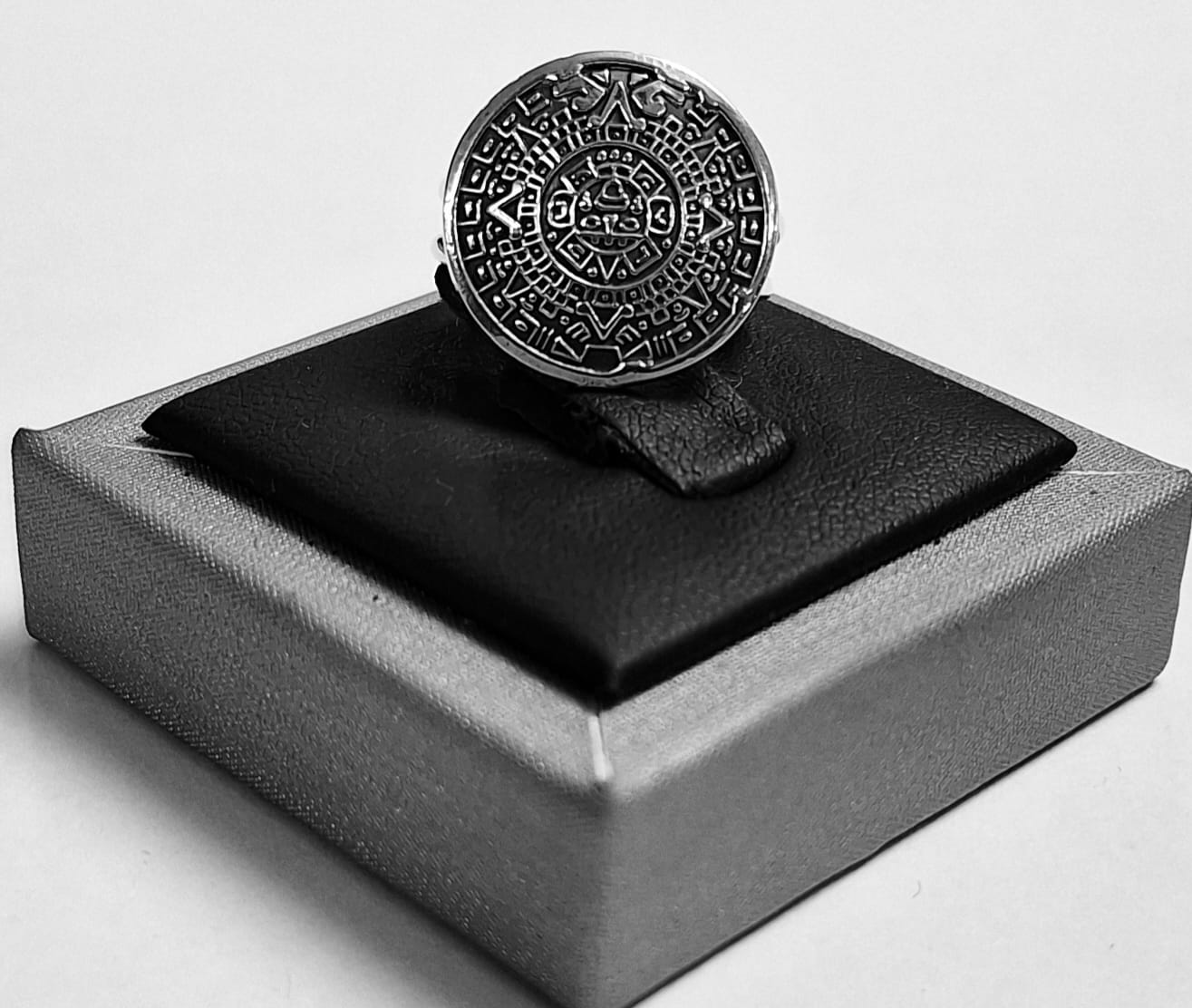 ANILLO CALENDARIO AZTECA EN PLATA LEY 925