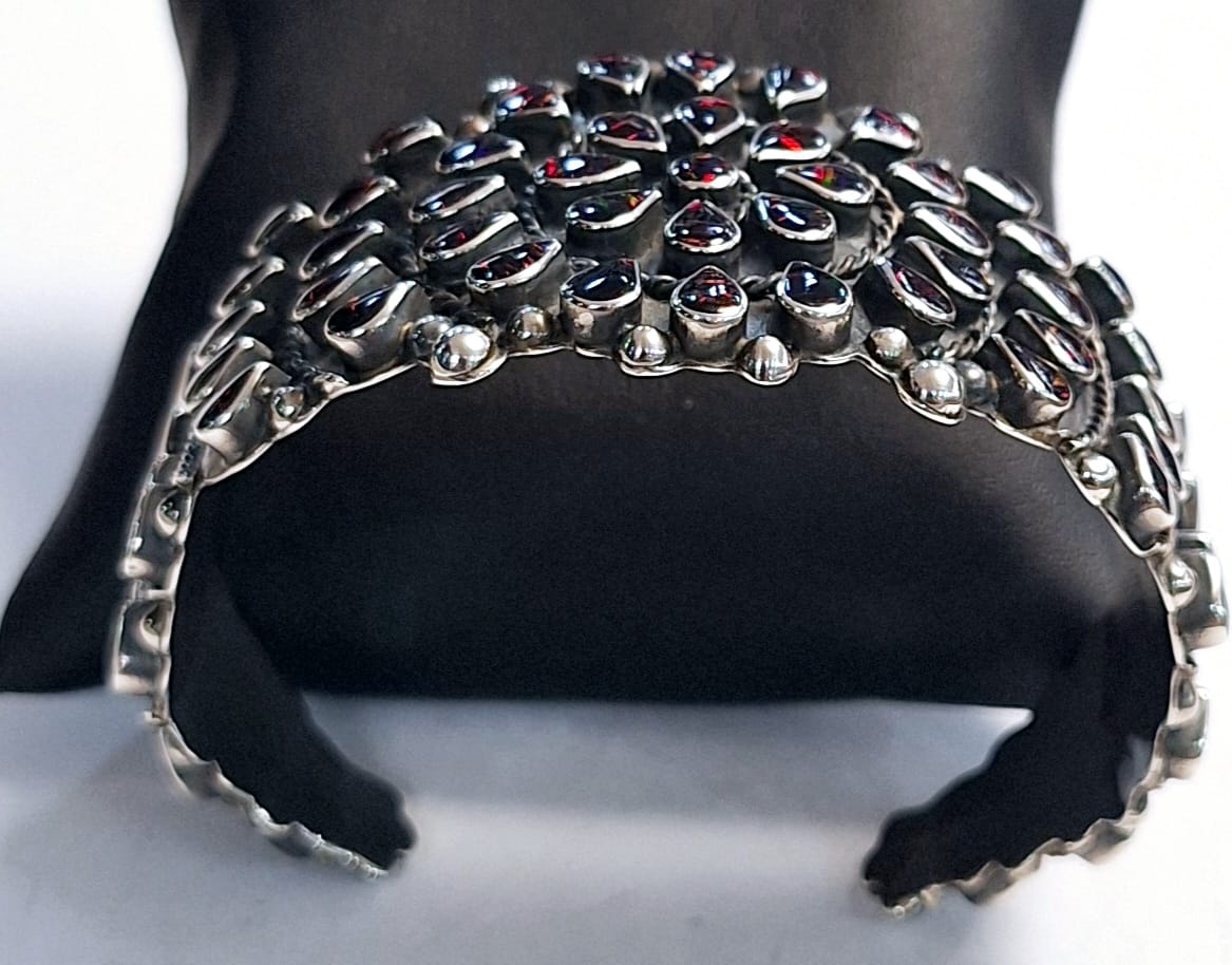 BRAZALETE CON OPALO EN PLATA LEY 925
