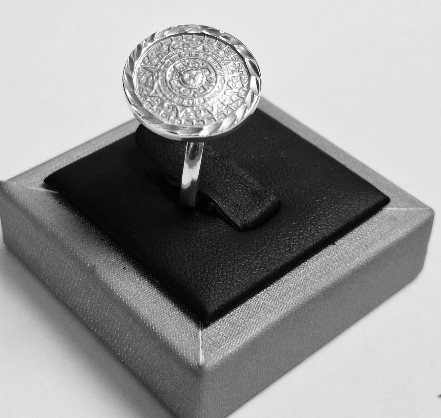 ANILLO CALENDARIO AZTECA EN PLATA LEY 925