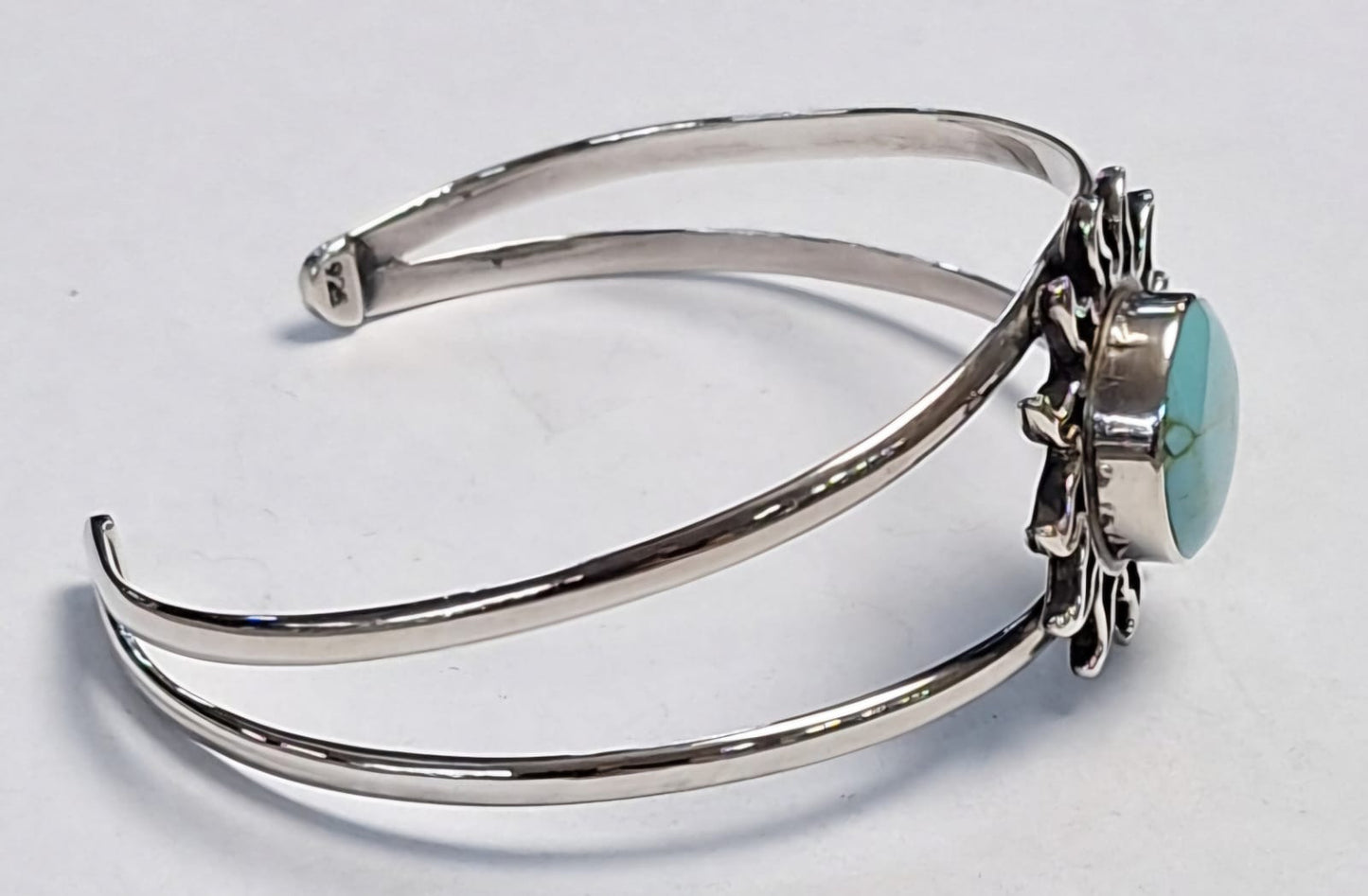 BRAZALETE CON TURQUESA EN PLATA LEY 925