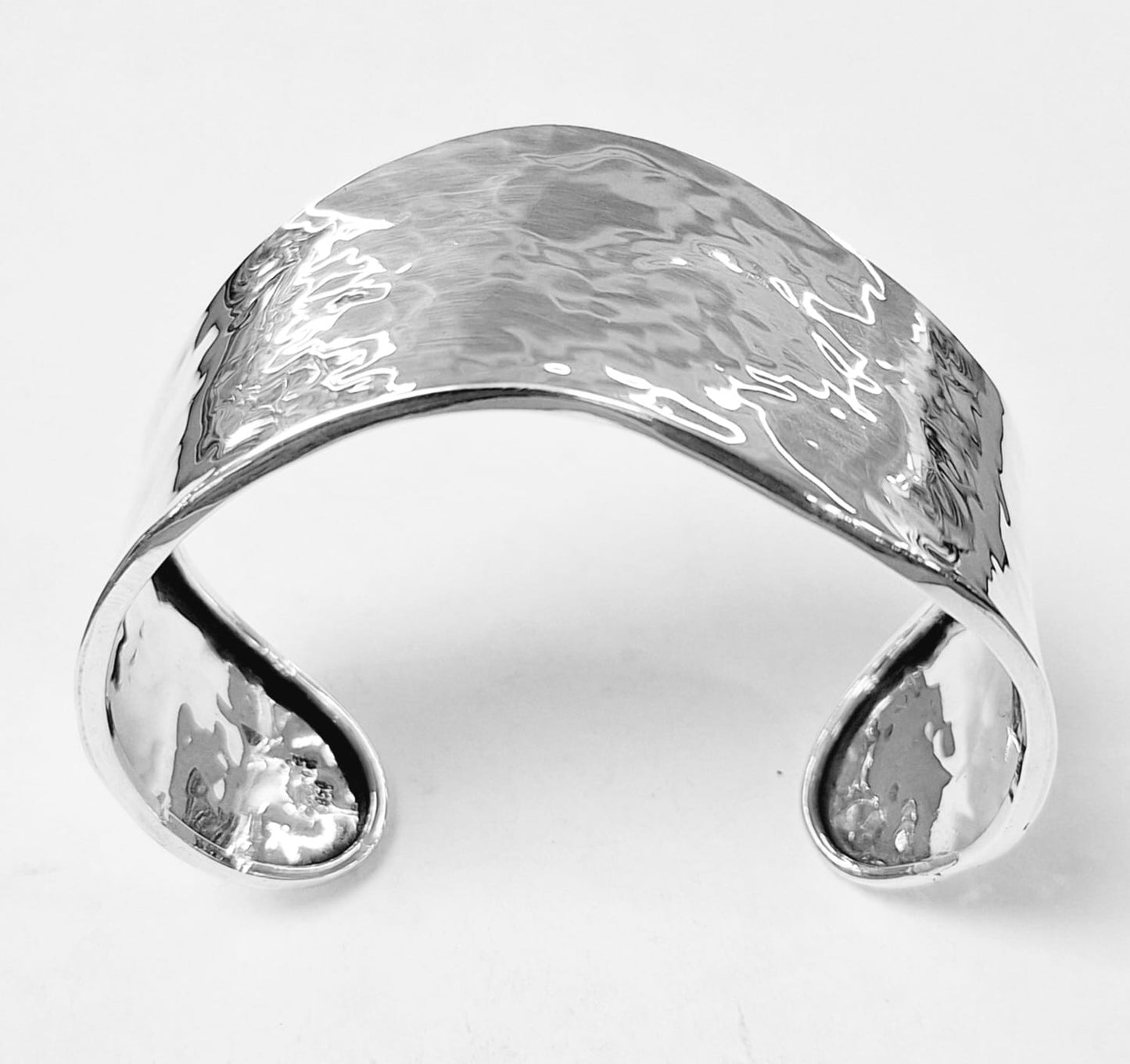 BRAZALETE MARTILLADO EN PLATA LEY 950