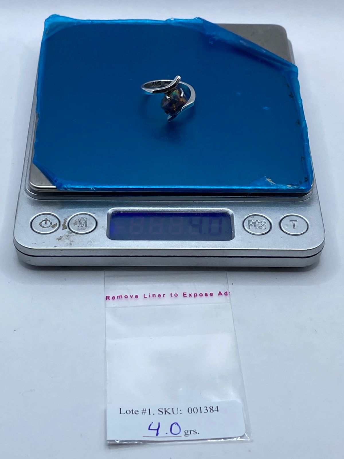 ANILLO CONTEMPORÁNEO CON ÓPALO DE FUEGO EN PLATA .925