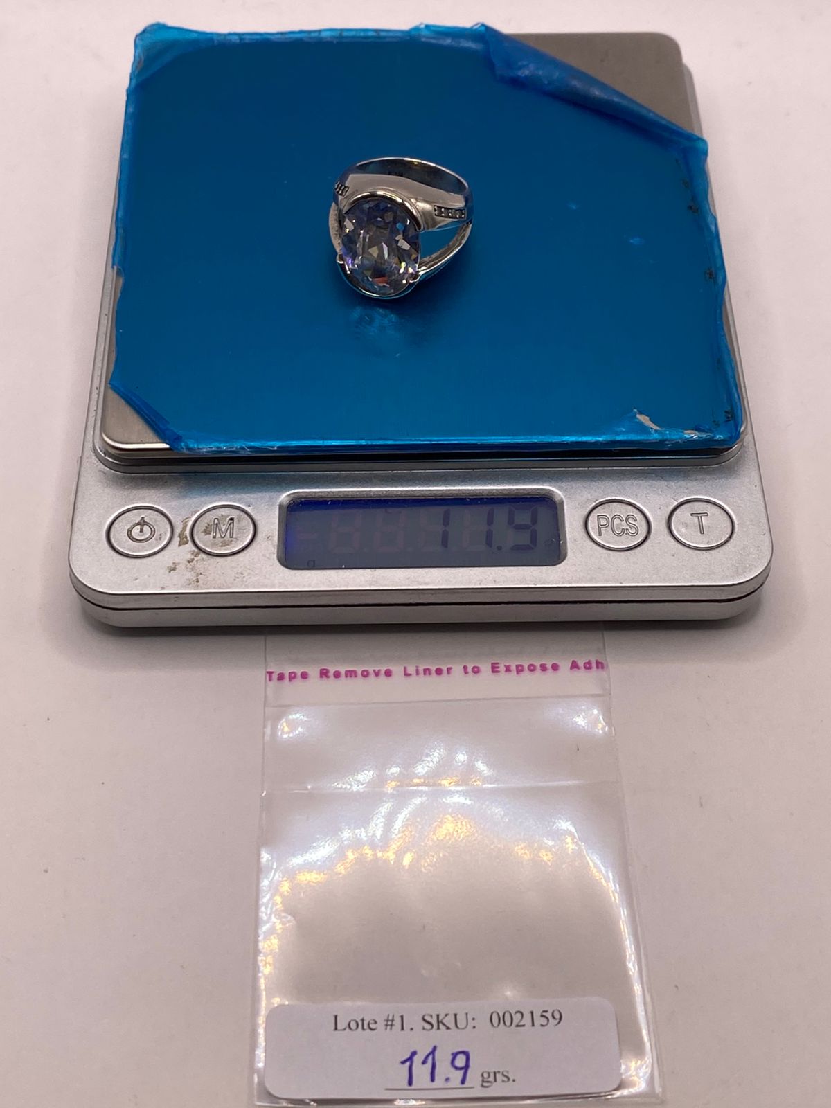 Anillo Elegante Ovalado con Zirconia Brillante en Plata Ley 925