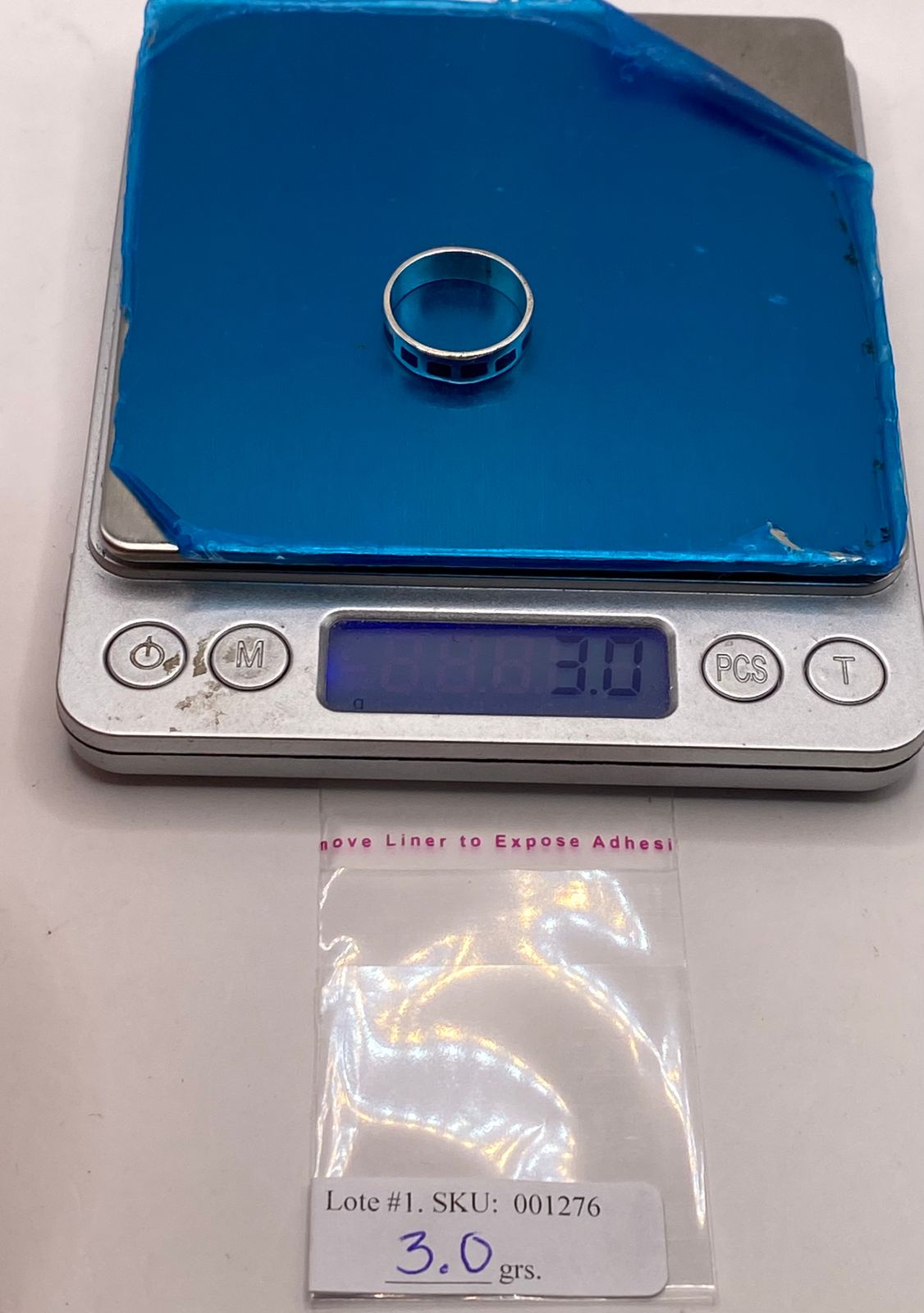 ANILLO DE PLATA LEY 950 CON INCRUSTACIONES RECTANGULARES DE ÓPALO DE FUEGO