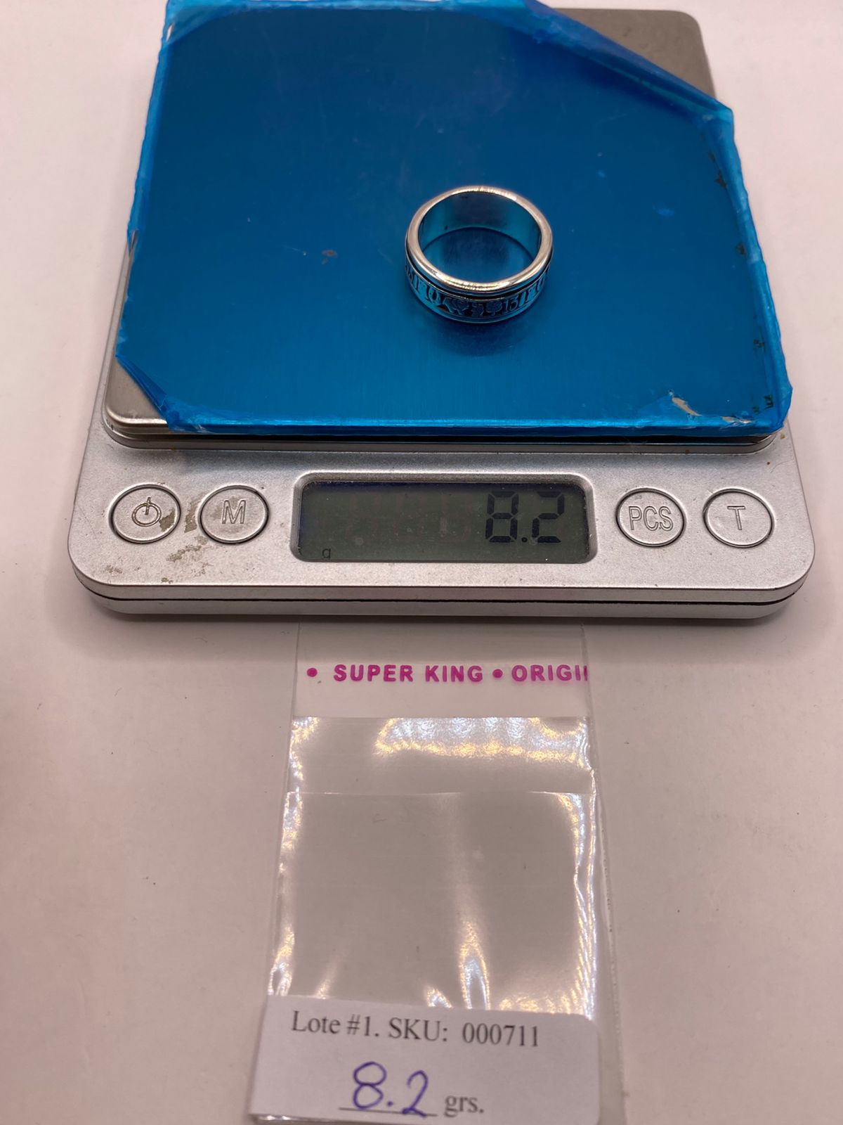 Anillo Artesanal en Plata con Símbolos de la Suerte