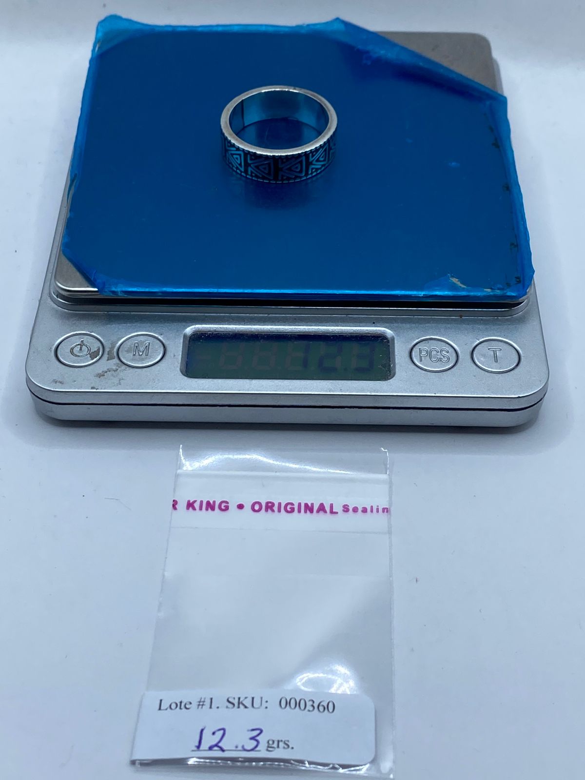 Anillo Artesanal de Plata .925 con Malaquita y Diseño Geométrico Triangular