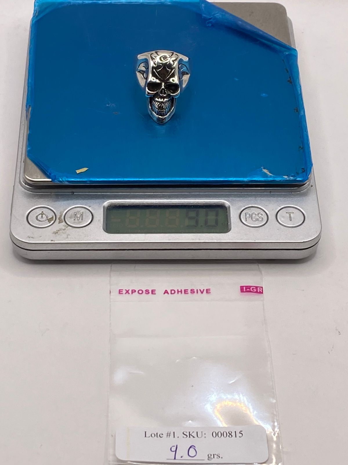 Anillo de Calavera con Detalles Flameantes en Plata .925