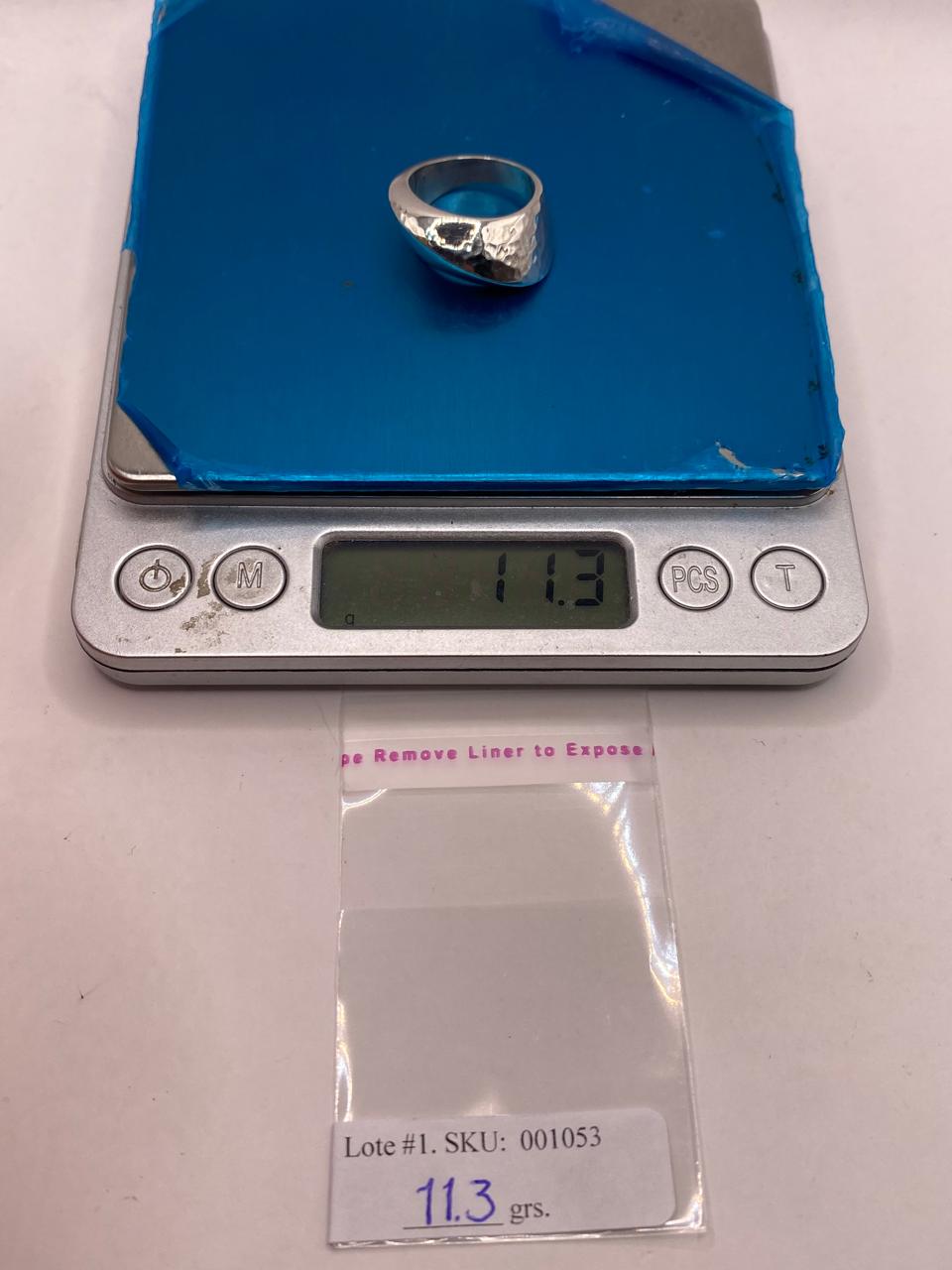Anillo Contemporáneo Martillado en Plata .925