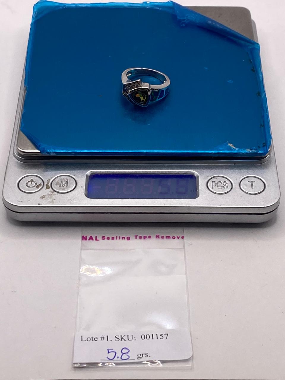 Anillo Contemporáneo con Ópalo de Fuego y Zirconia en Plata .925