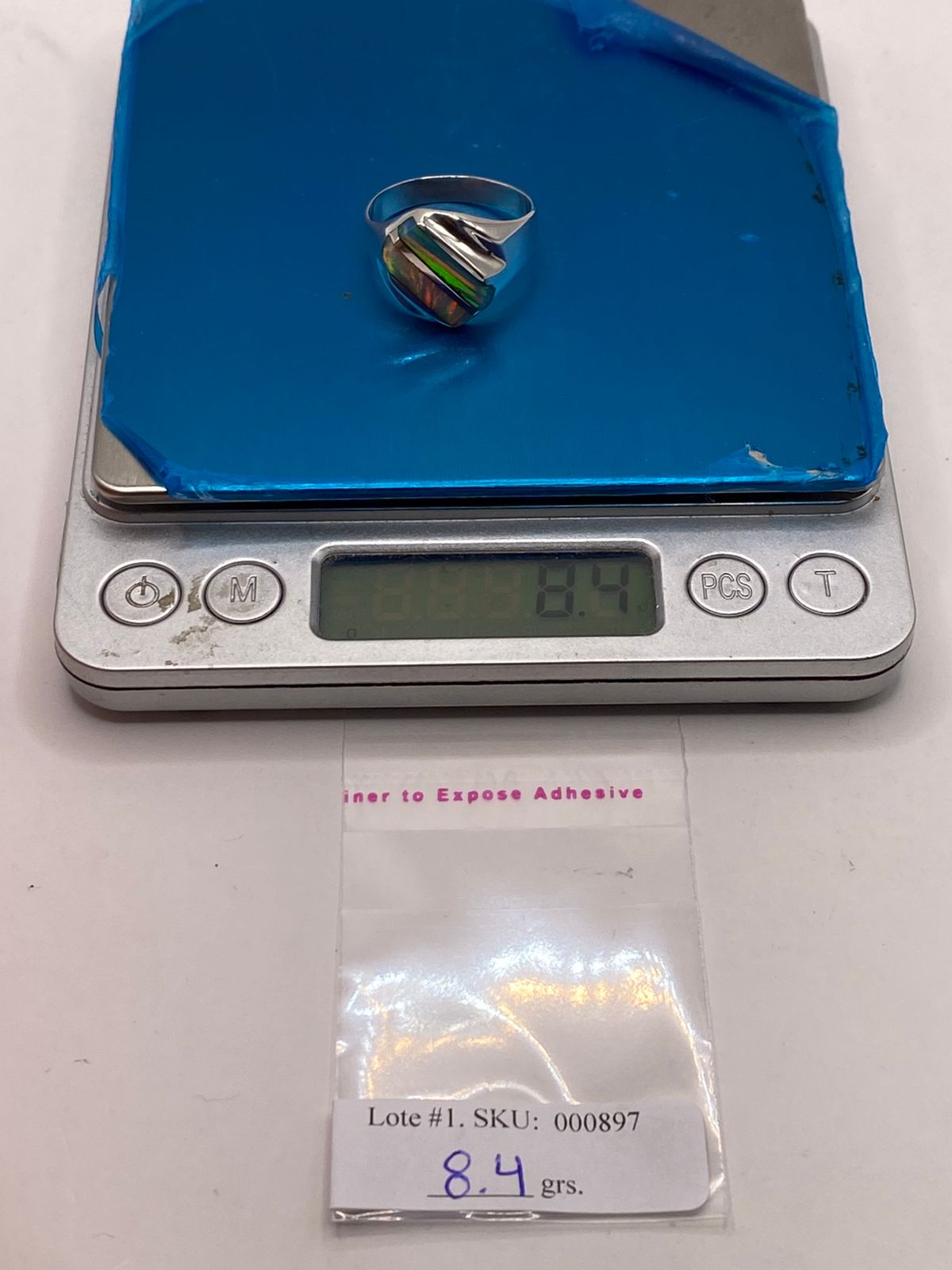 Anillo Contemporáneo en Plata Ley 950 con Ópalo de Fuego Multicolor