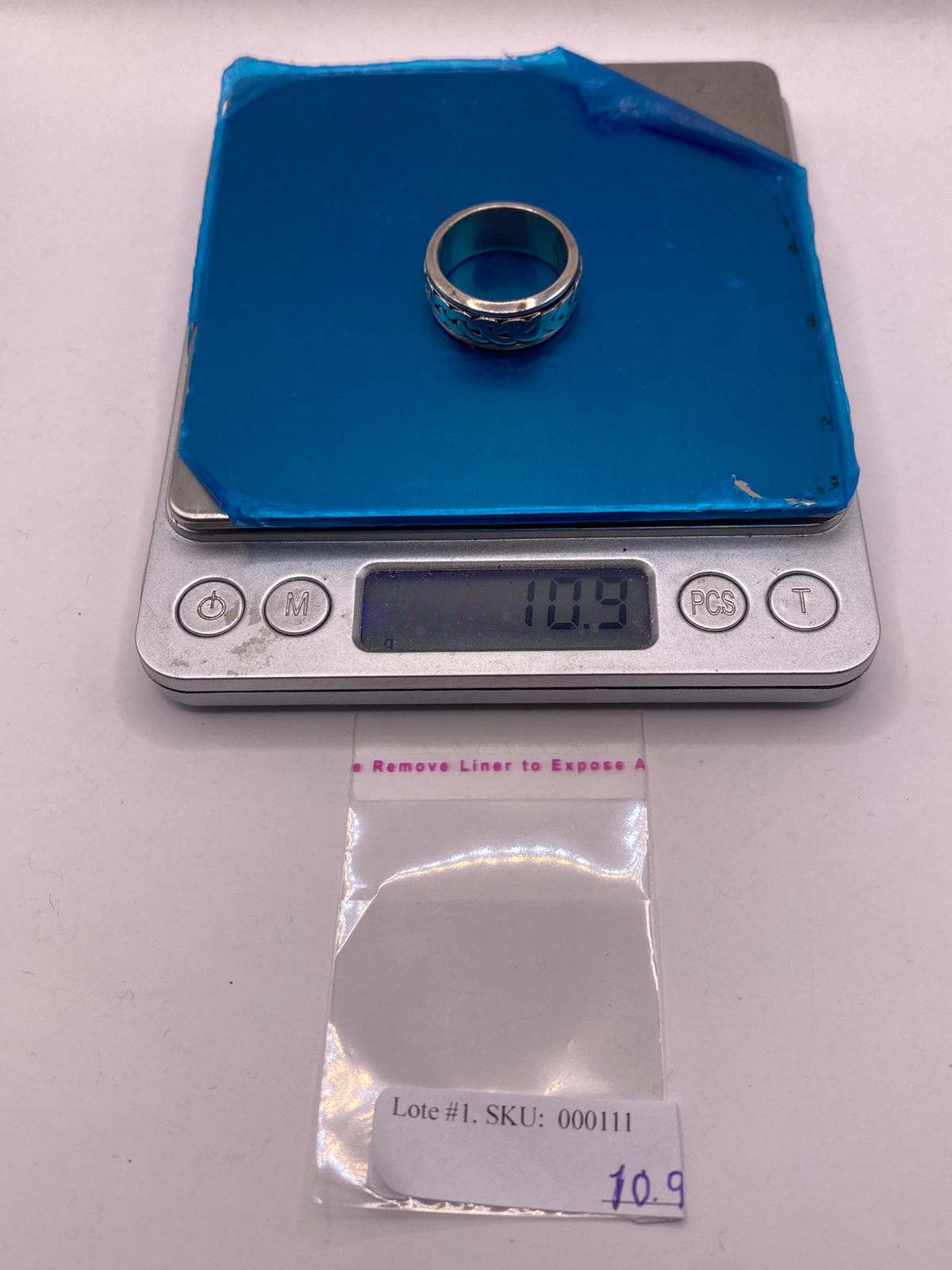 Anillo Giratorio de Plata 925 con Diseño de Eslabones Entrelazados y Acabado Oscuro