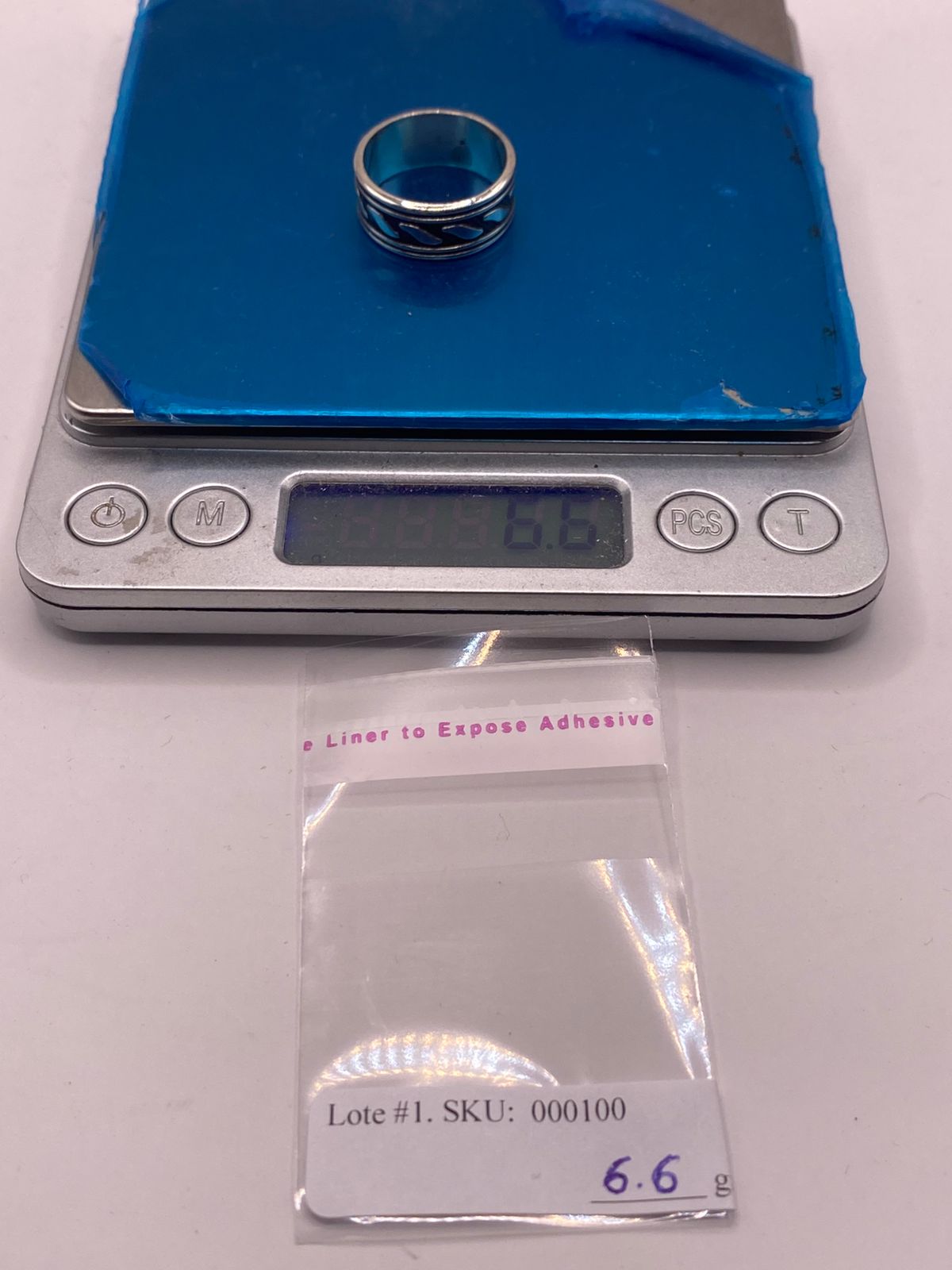 Anillo de Plata 925 con Banda Texturizada y Detalles de Hojas Pulidas