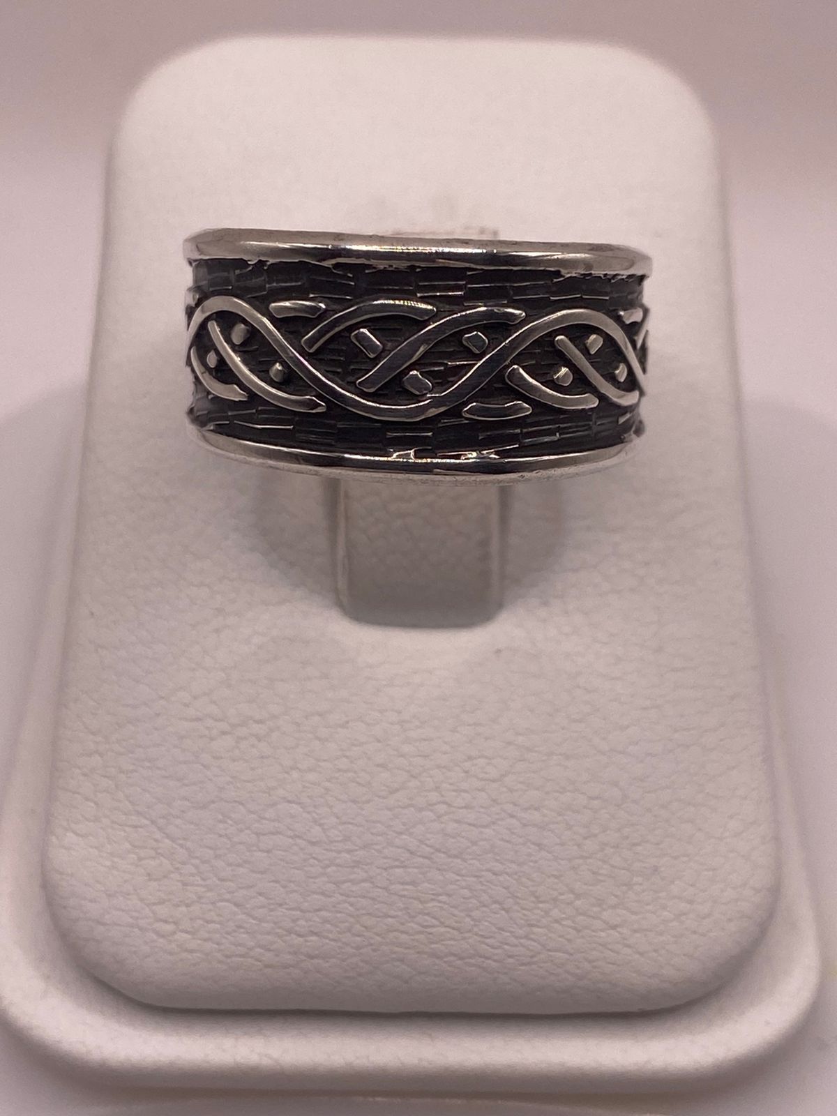 Anillo de Plata 925 con Diseño Entrelazado de Estilo Celta