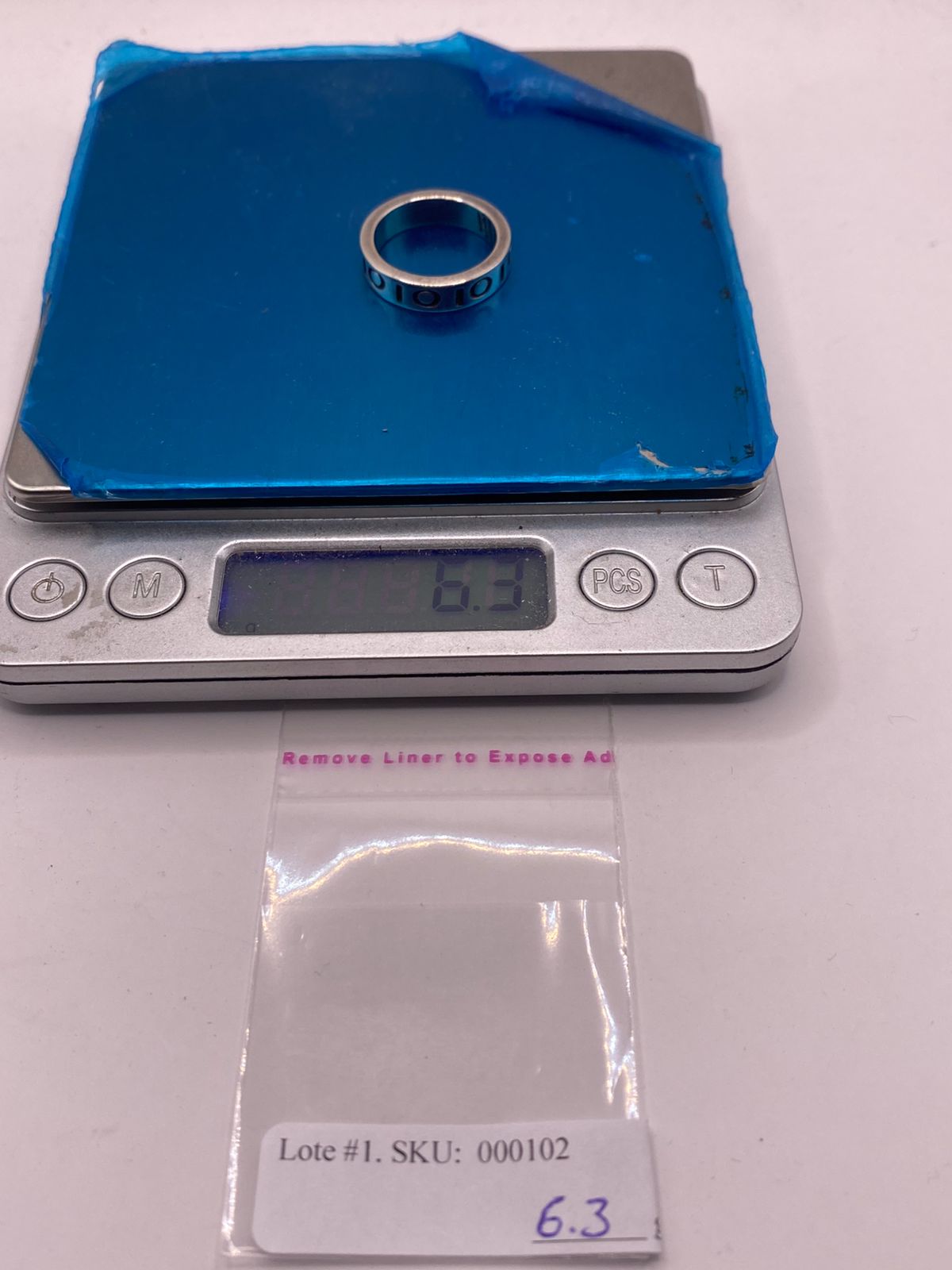 Anillo de Plata 925 con Diseño Geométrico y Detalles Circulares