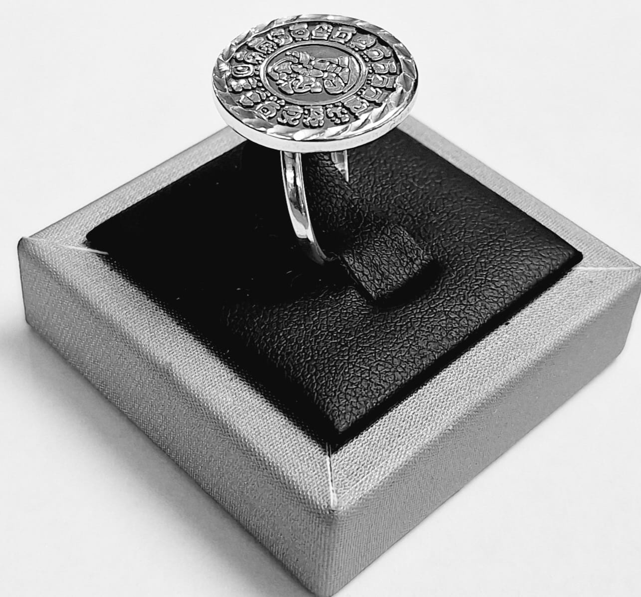 ANILLO CALENDARIO MAYA EN PLATA LEY 925