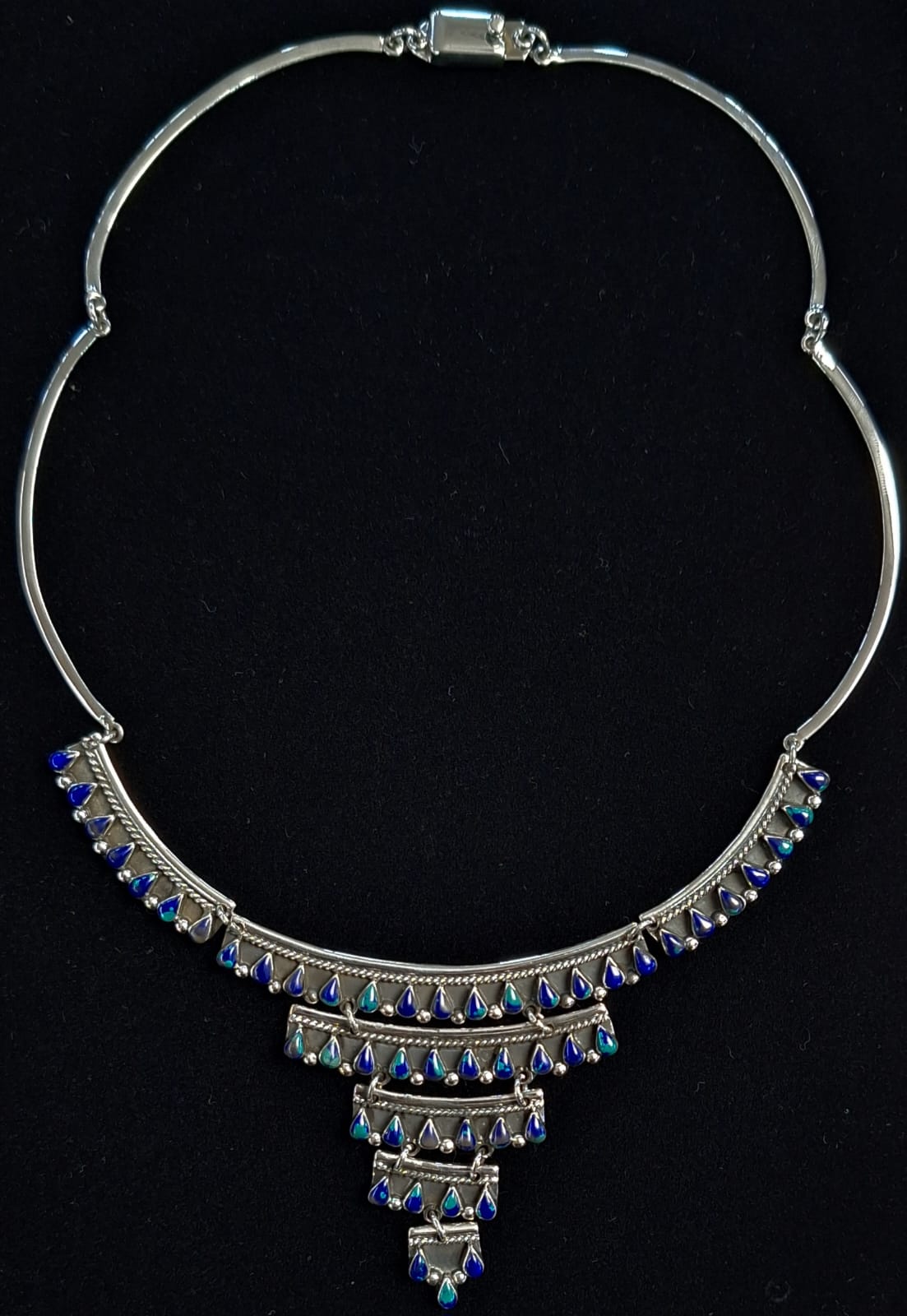 COLLAR CON INCRUSTACIONES DE PIEDRAS EN PLATA LEY 925