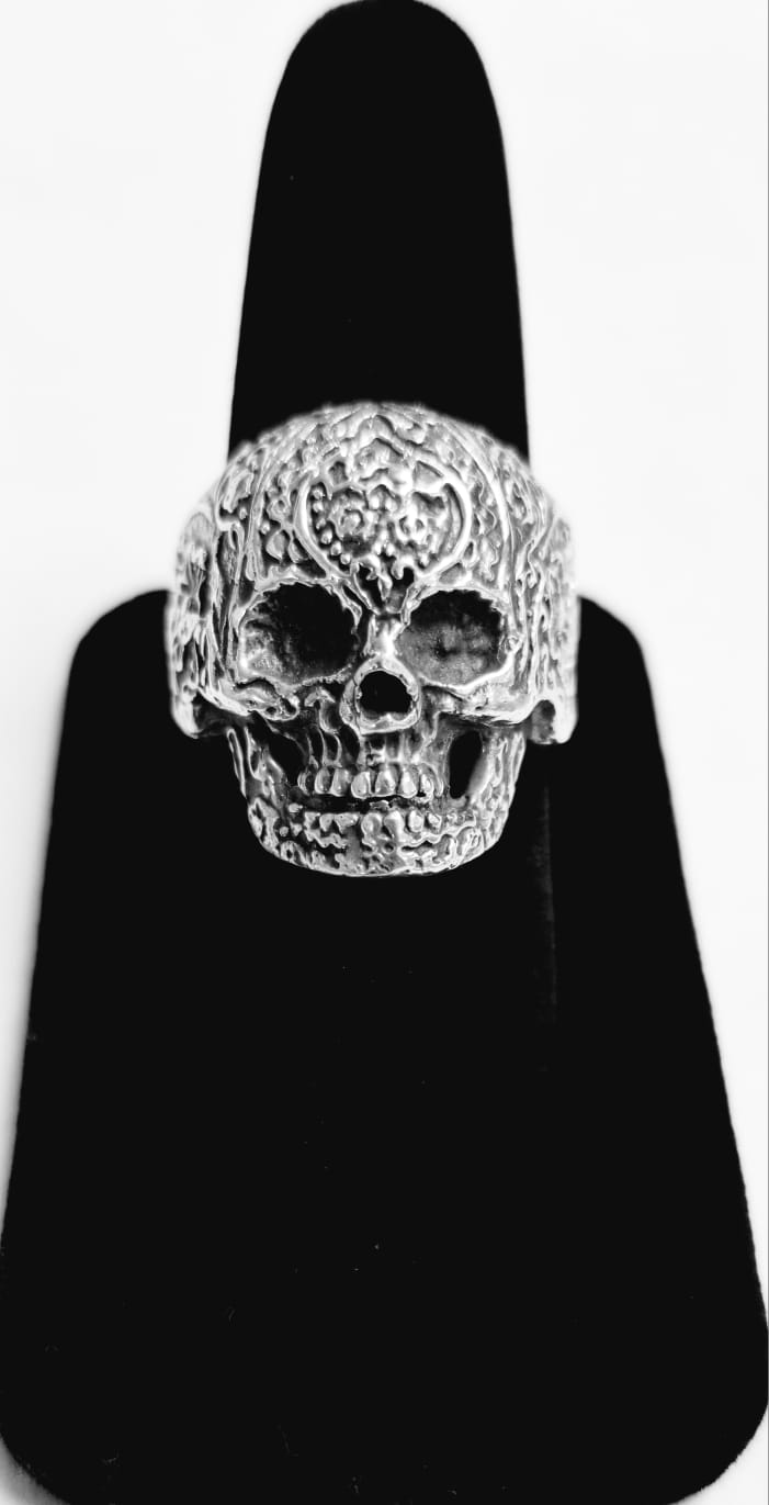ANILLO CALAVERA EN PLATA LEY 925