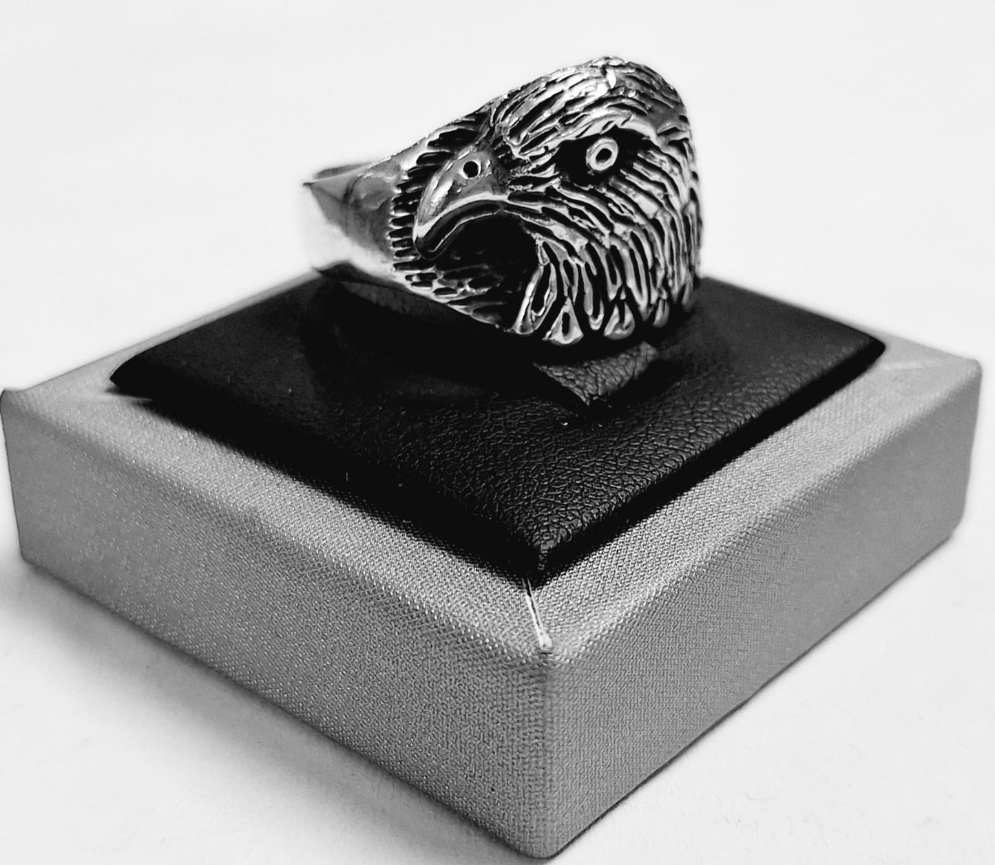 ANILLO CABEZA DE ÁGUILA EN PLATA LEY 950