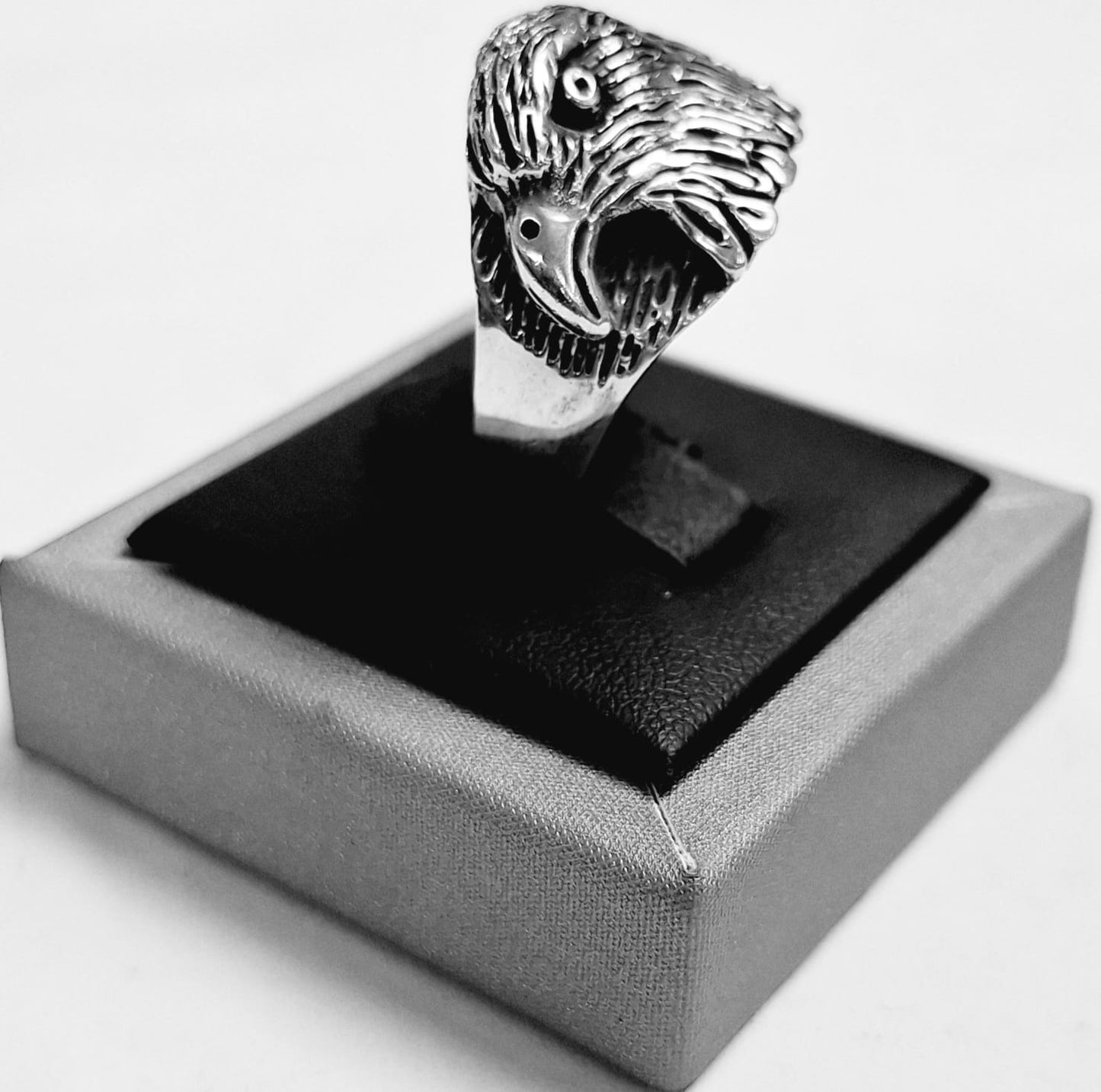 ANILLO CABEZA DE ÁGUILA EN PLATA LEY 950