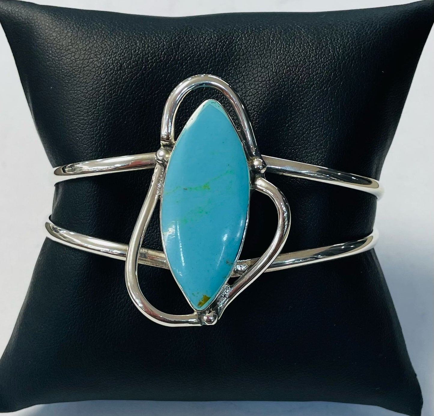 BRAZALETE CON TURQUESA EN PLATA LEY 925