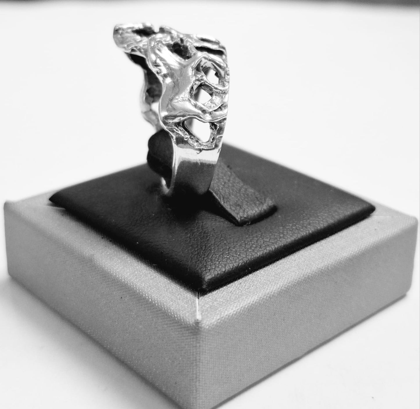 ANILLO DE CUATRO CABALLOS EN PLATA LEY 925
