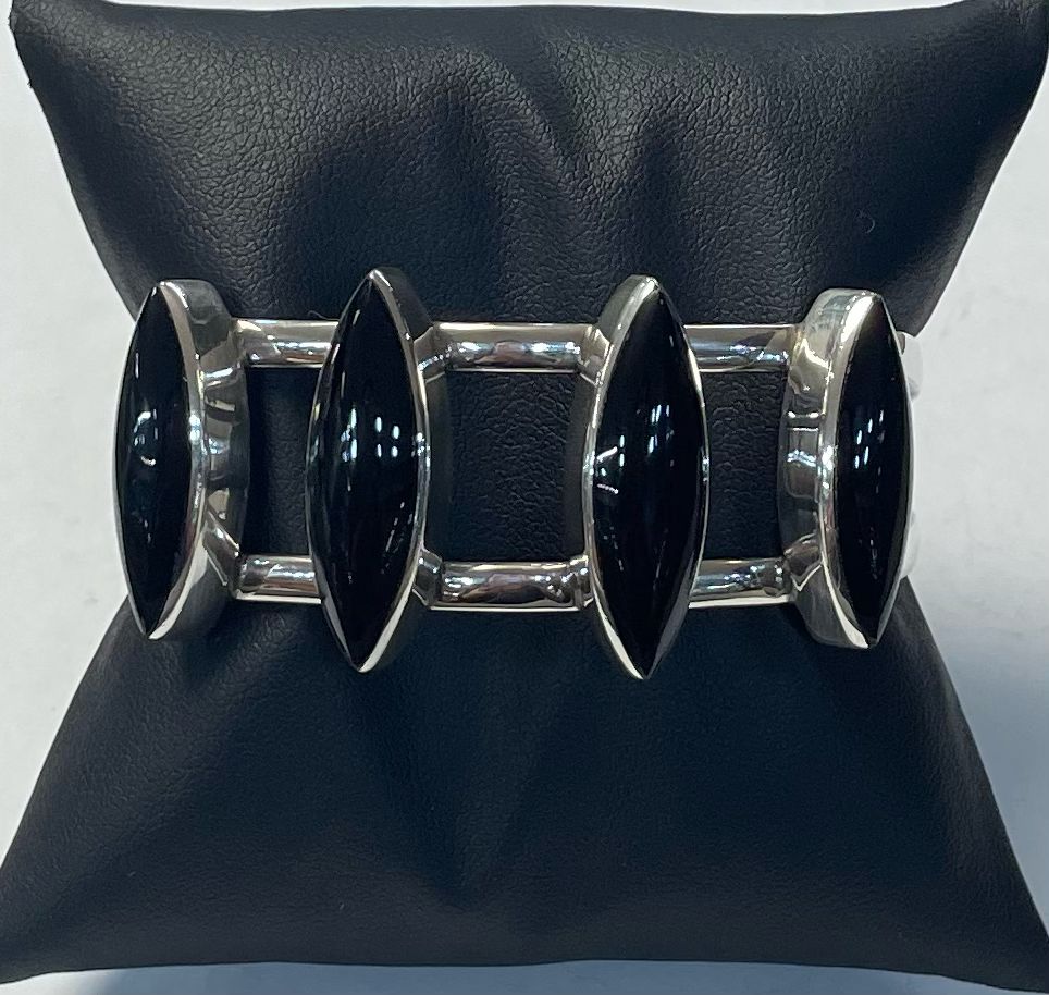 BRAZALETE CON OBSIDIANA EN PLATA LEY 925