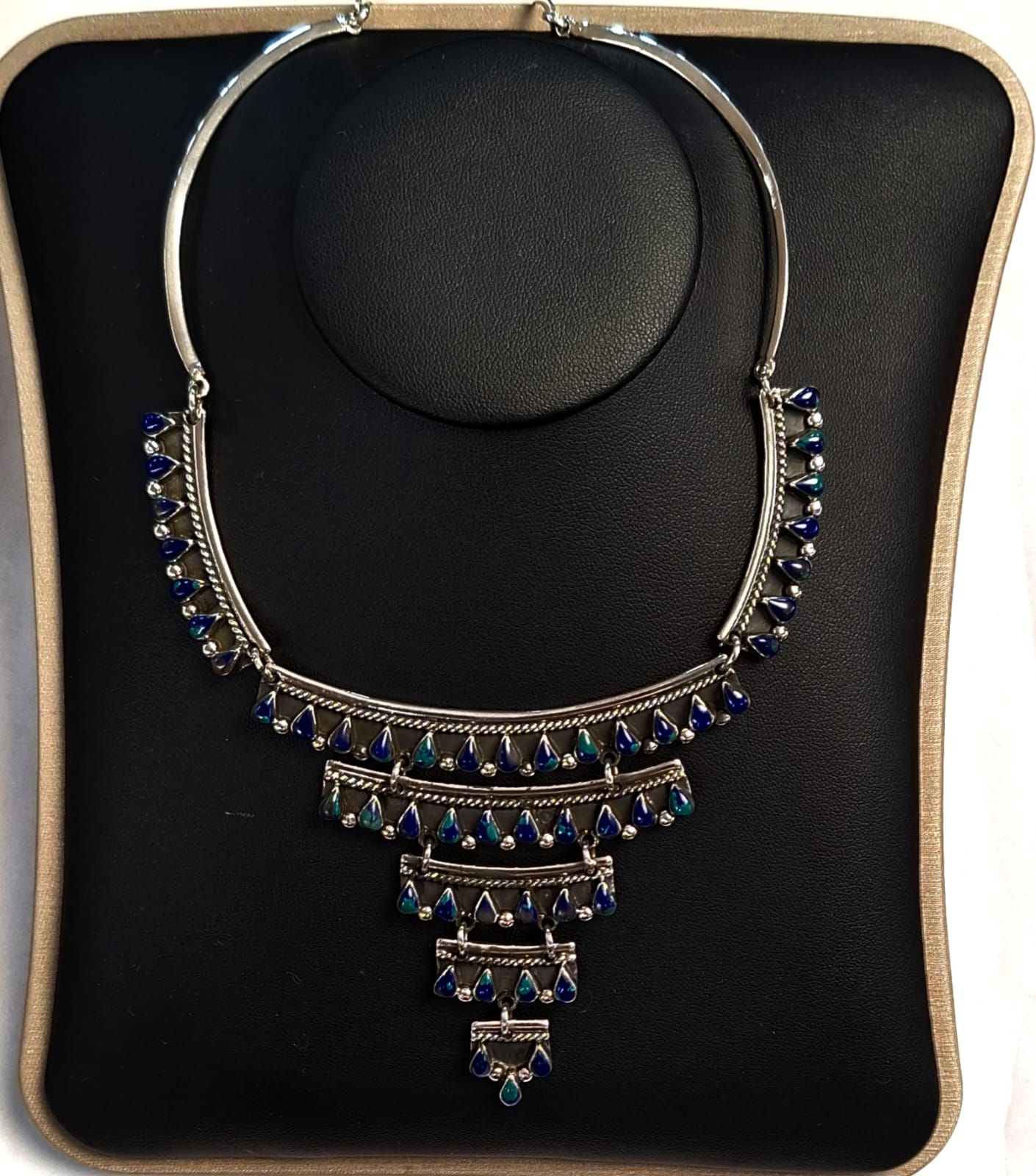 COLLAR CON INCRUSTACIONES DE PIEDRAS EN PLATA LEY 925