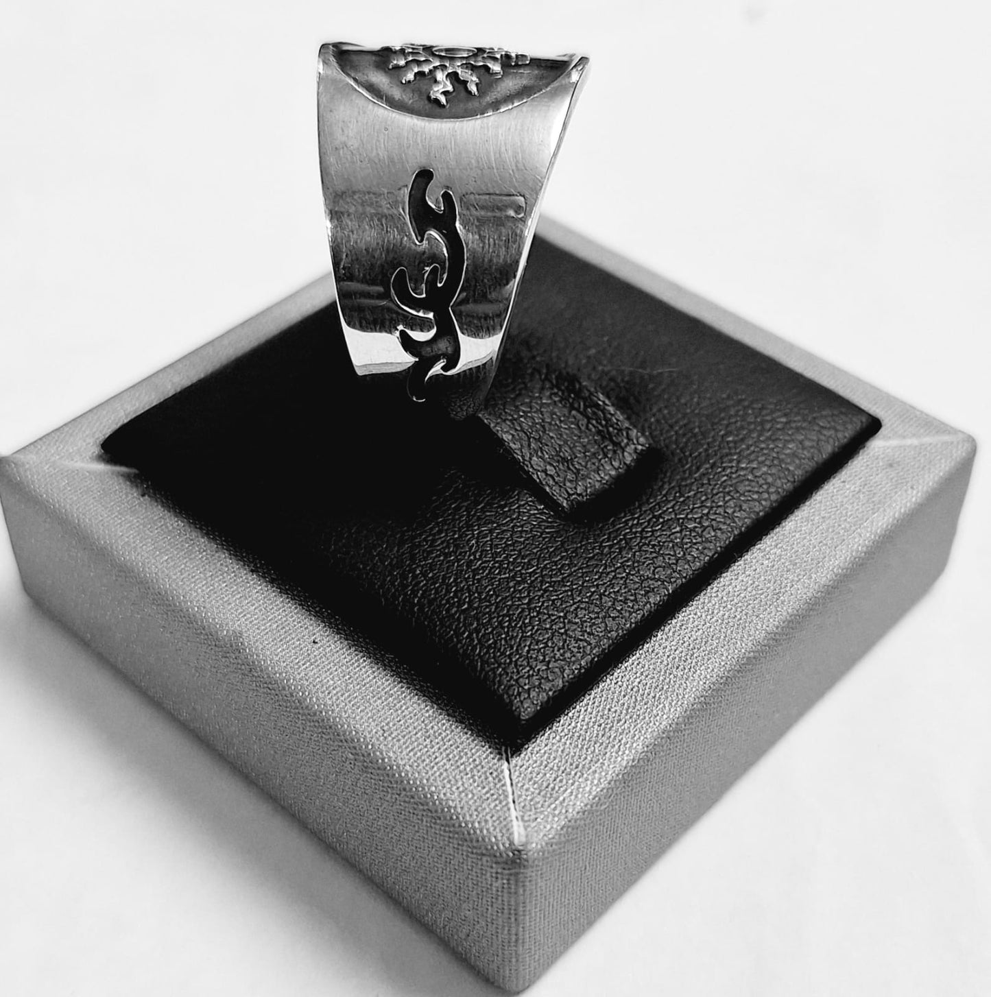 ANILLO EN PLATA LEY 925
