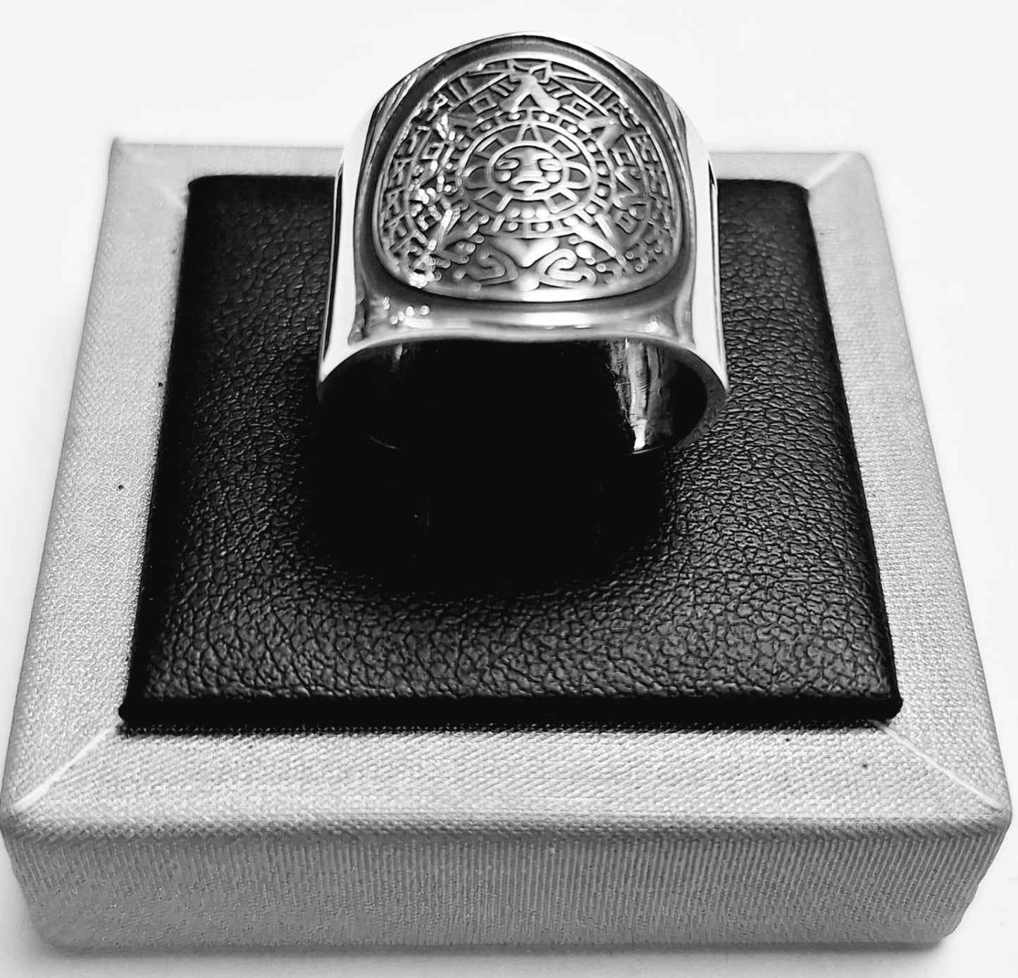 ANILLO CALENDARIO AZTECA CON GRECAS EN PLATA LEY 925